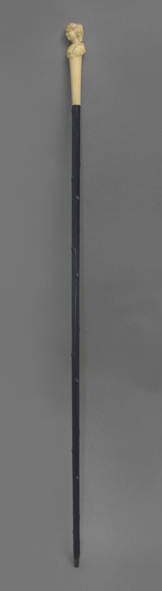 A 19th century walking stick. - Image 4 of 8