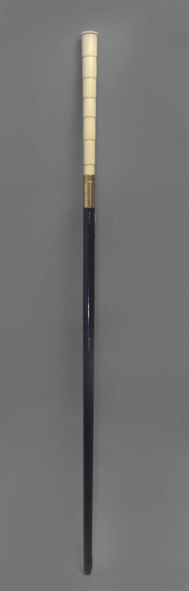 A 19th century walking stick. - Image 2 of 5