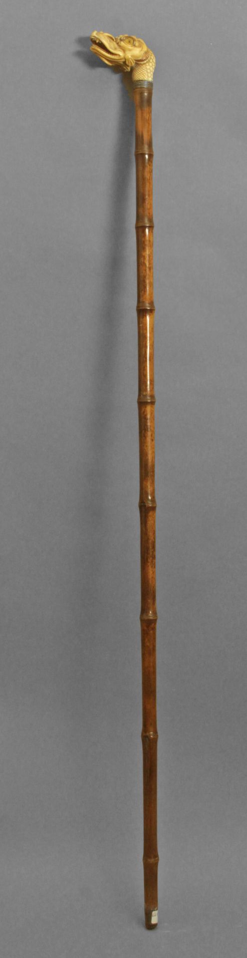 A 19th century oriental walking stick. - Image 5 of 5