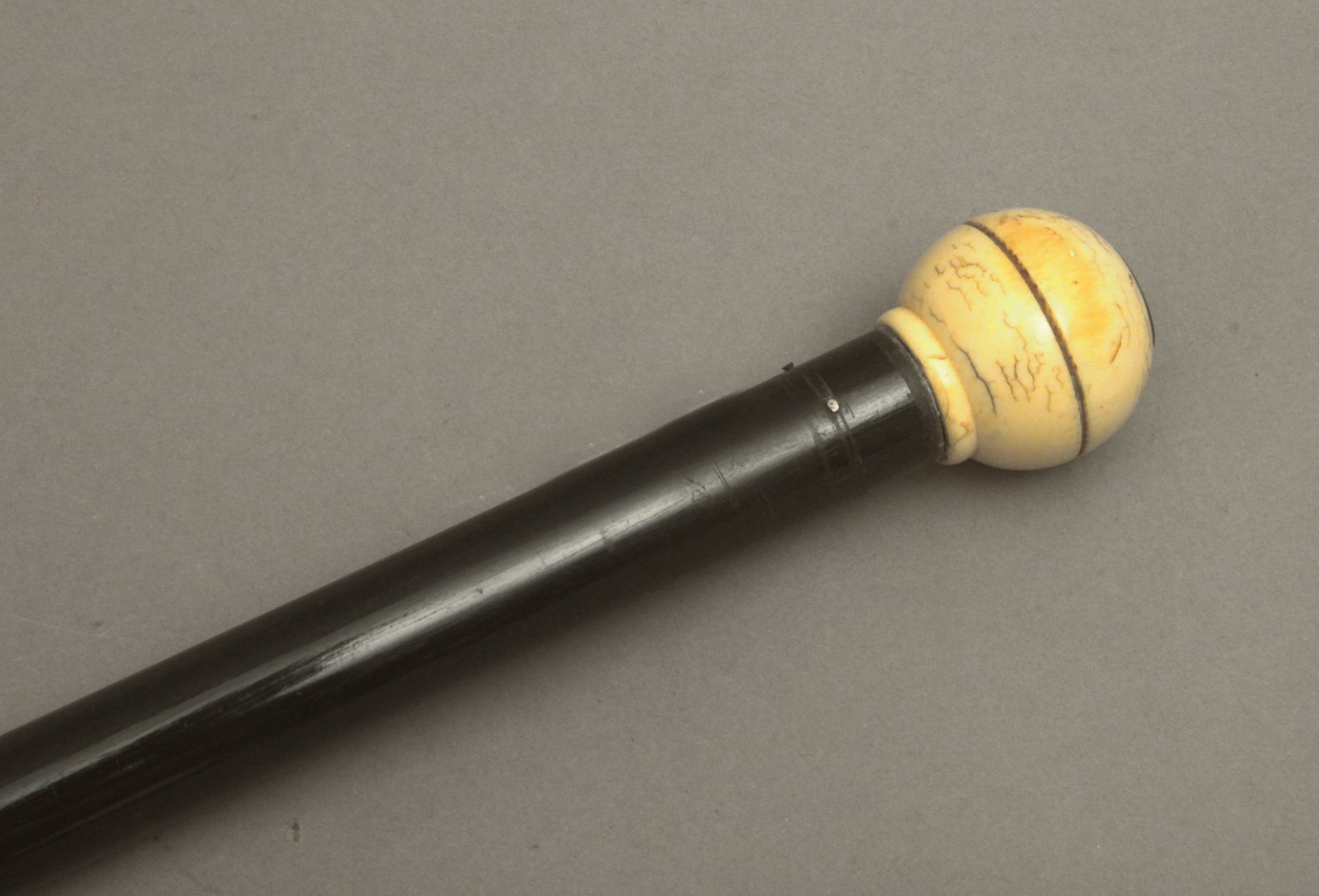 A 19th century possibly Enlglish walking stick. - Bild 3 aus 4
