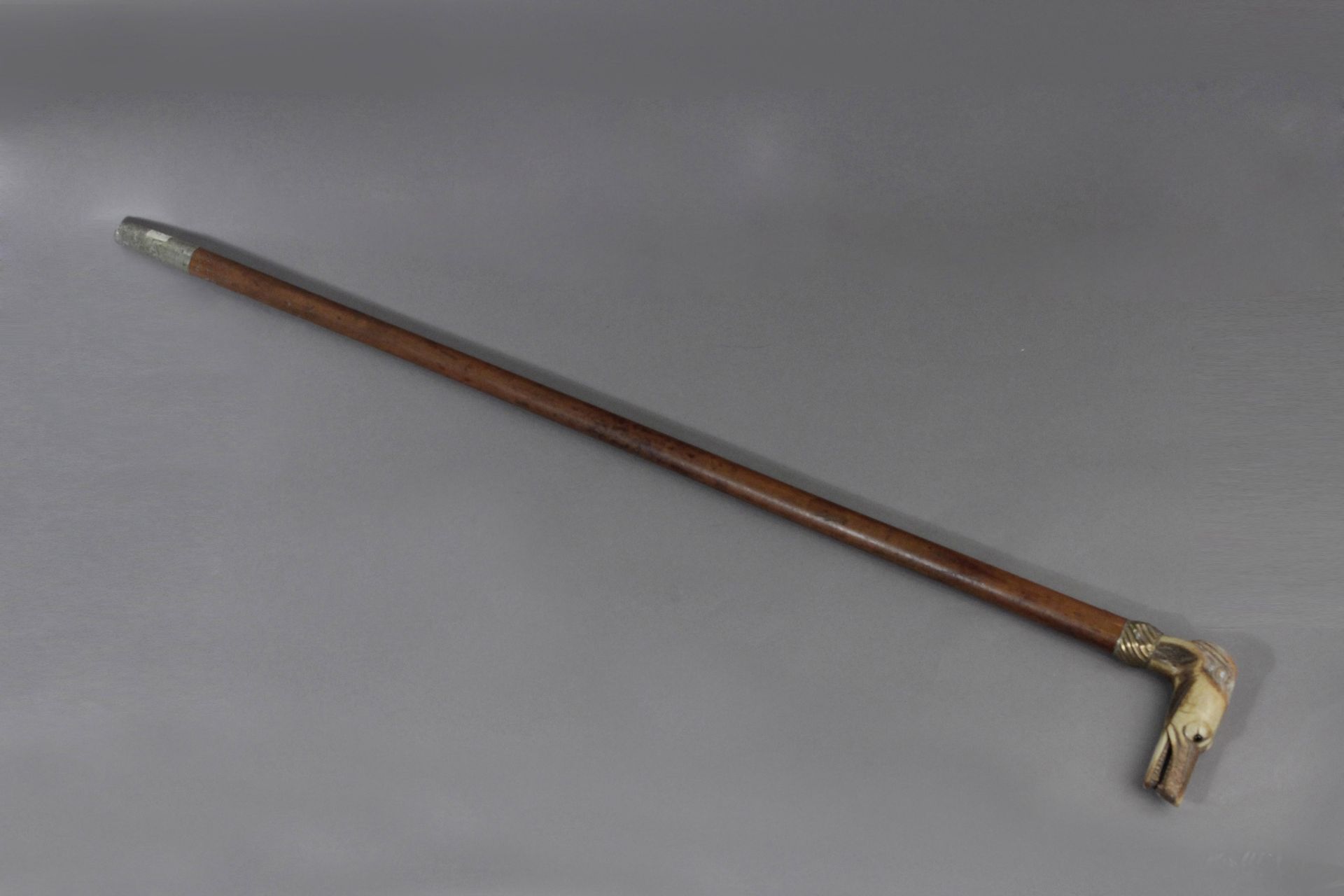 A 19th century English walking stick. - Bild 3 aus 3