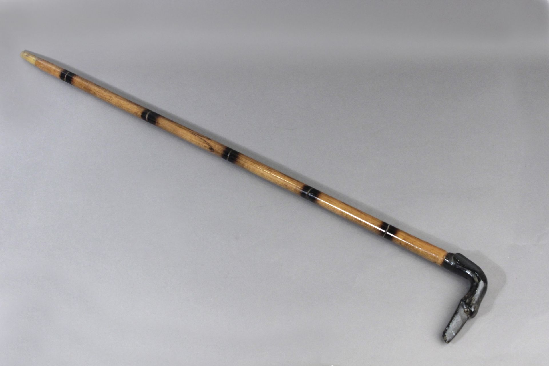 A 19th century walking stick. - Bild 4 aus 4