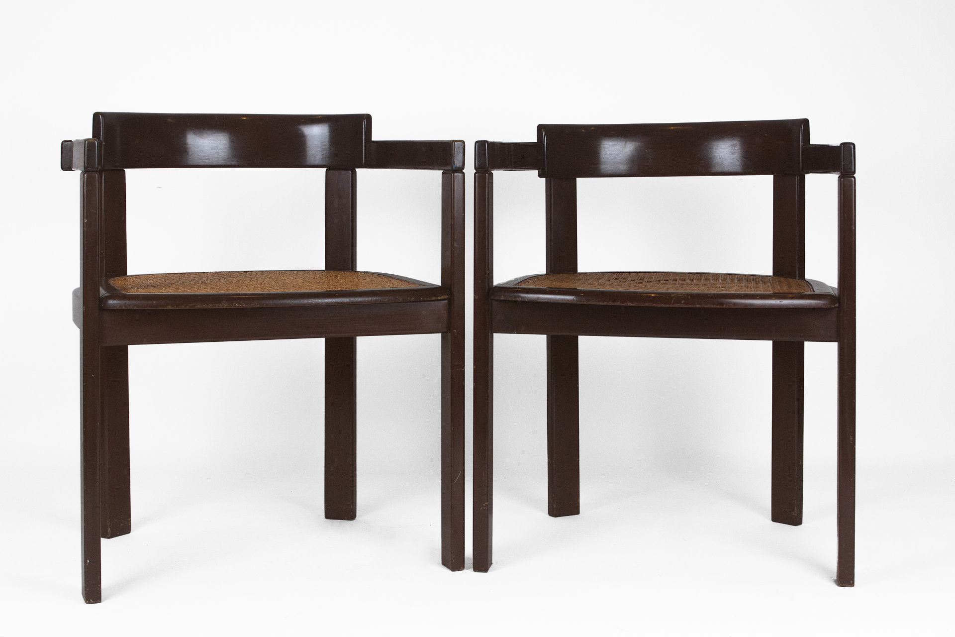 Gregorio Vicente Cortés, 1967. A pair of chairs