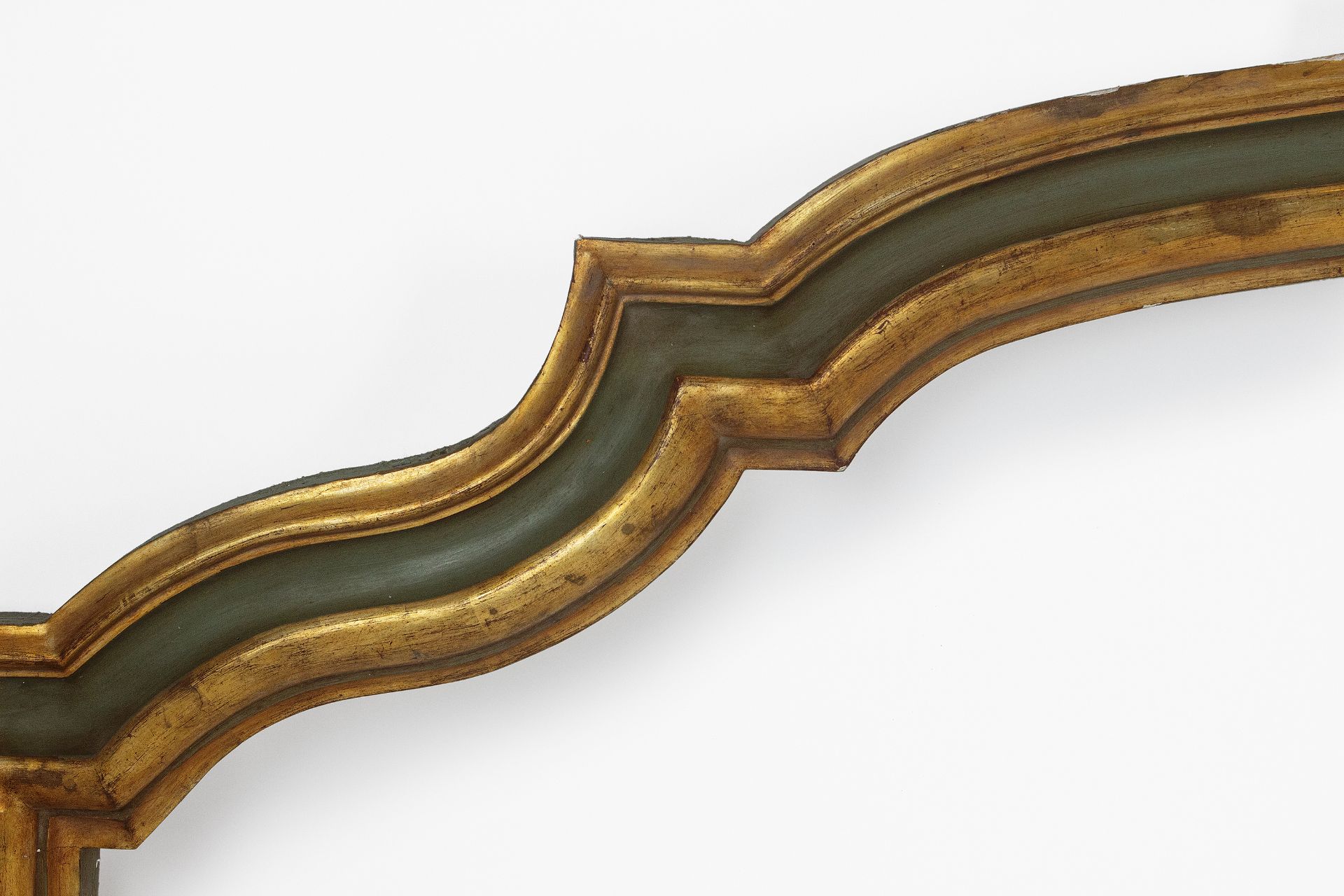 A carved and polychromed door frame ending circa 1900 - Image 3 of 3