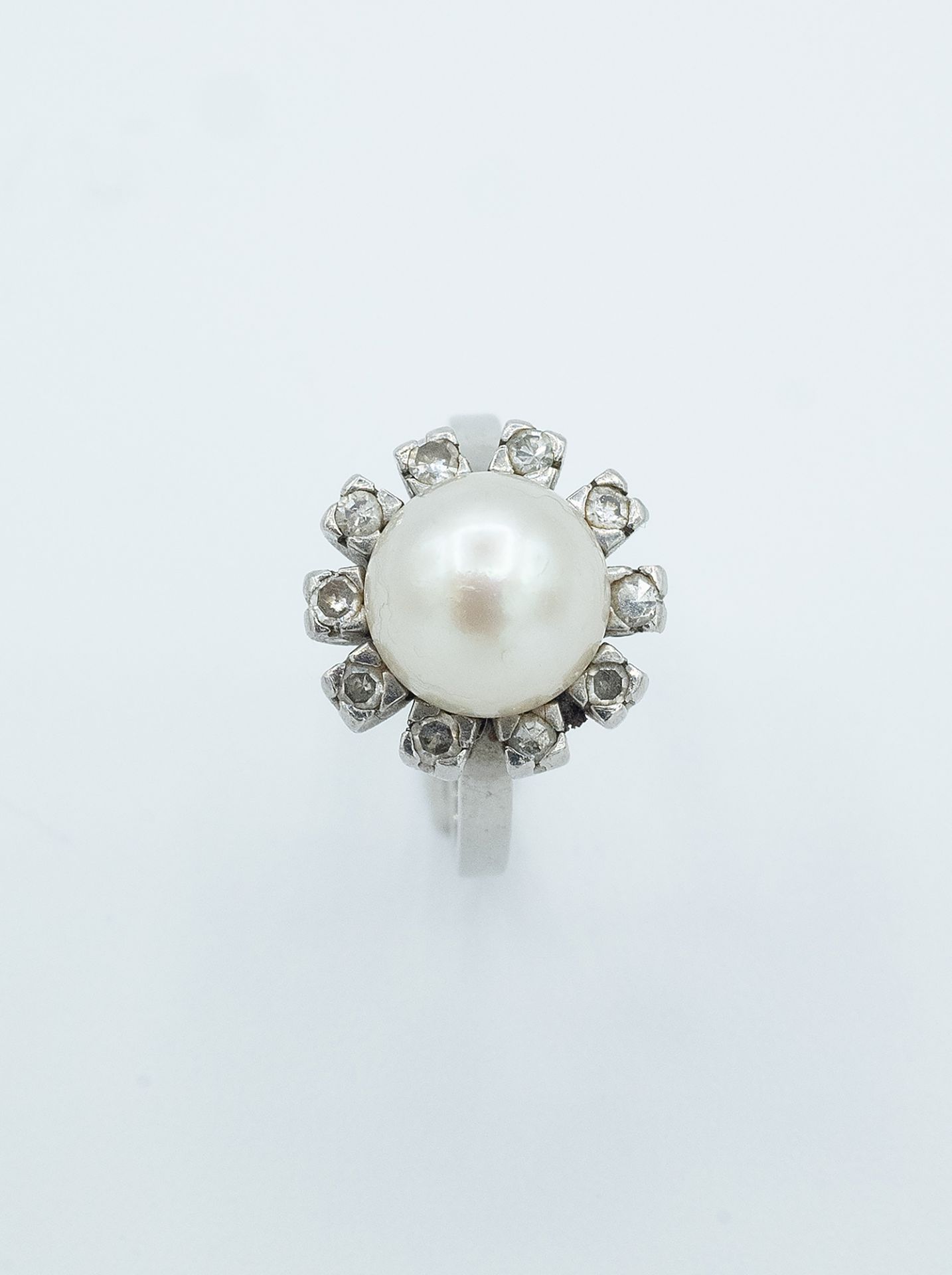 A pearl and diamonds cluster ring circa 1960 - Image 4 of 4