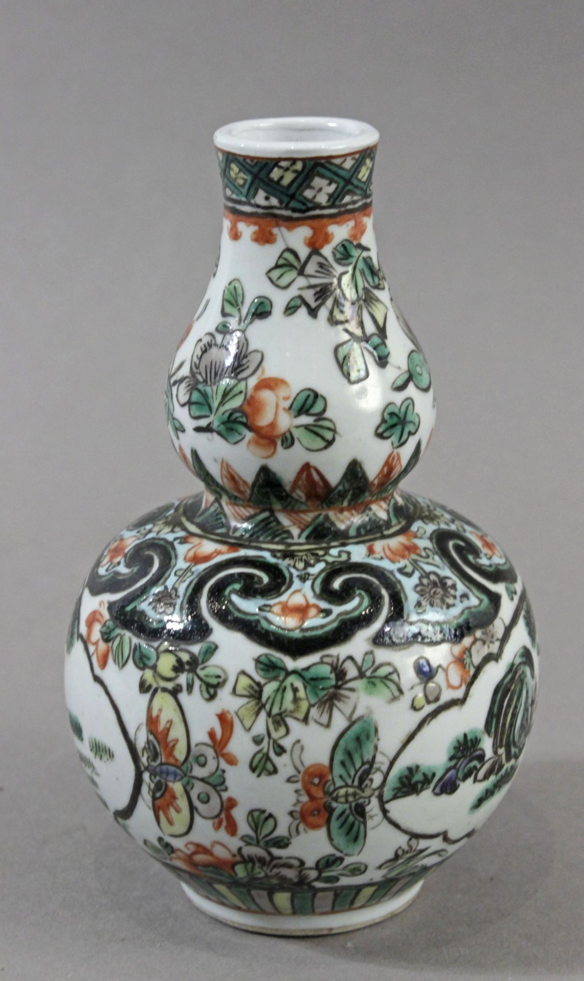 A 19th Chinese miniature vase in Famille Verte Kangxi porcelain - Image 2 of 6