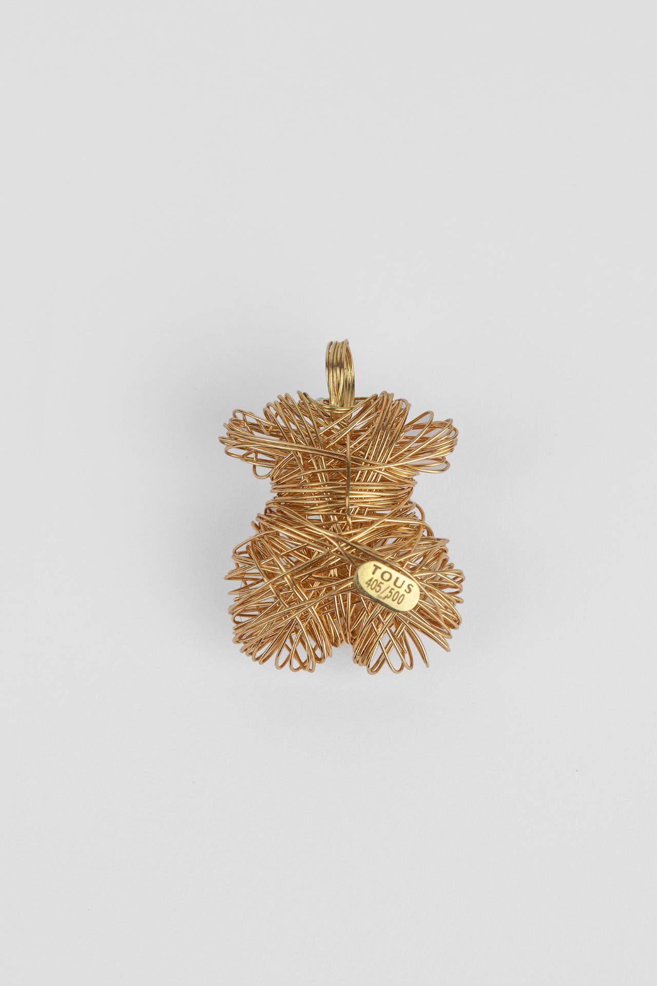 Tous. A limited edition 18k. yellow gold wire pendant - Image 2 of 2