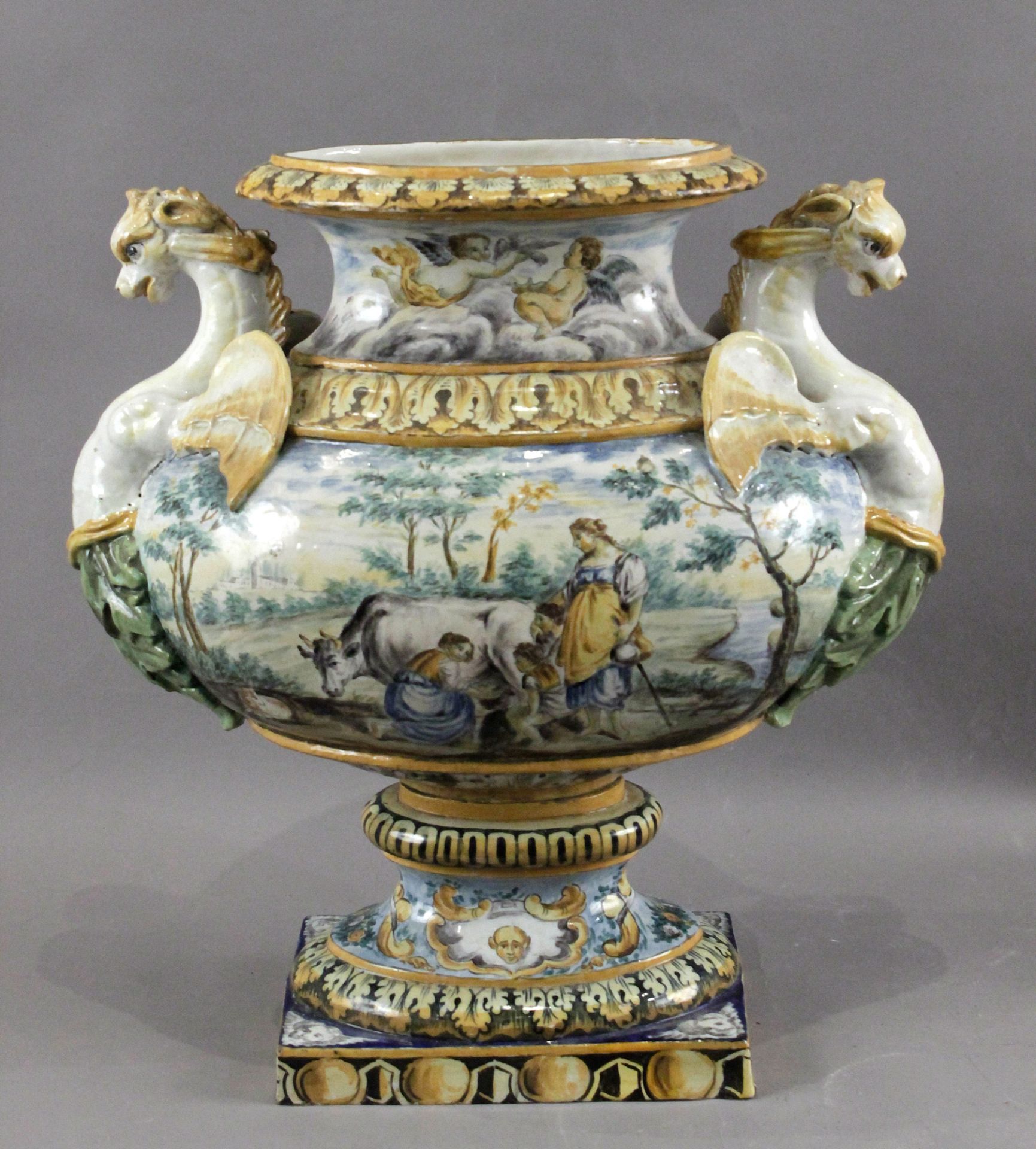 A superb Urbine style vase, Italy, 19th century - Image 3 of 7