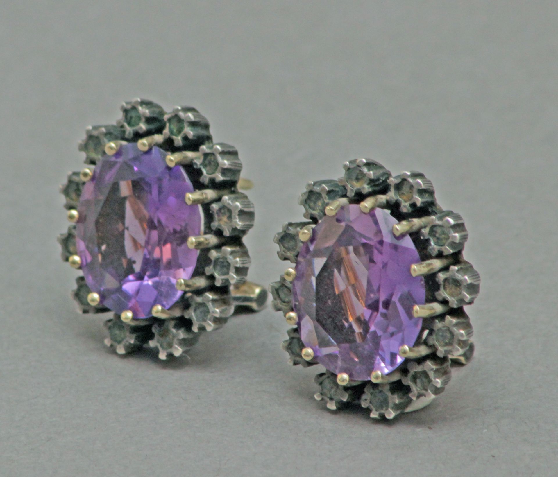 A pair of diamonds and rose de France cluster earrings circa 1940 - Image 2 of 3