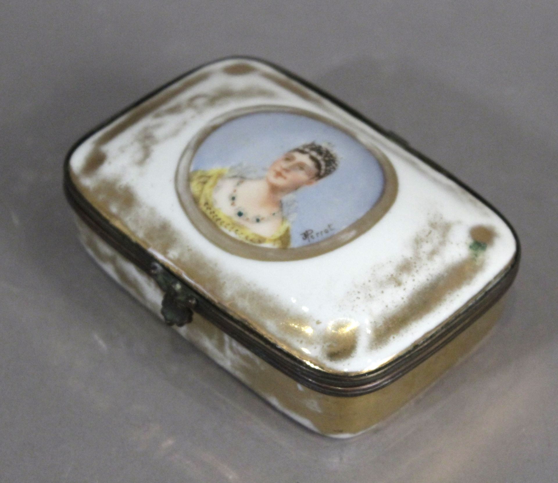 A 19th century French box in Old Paris porcelain