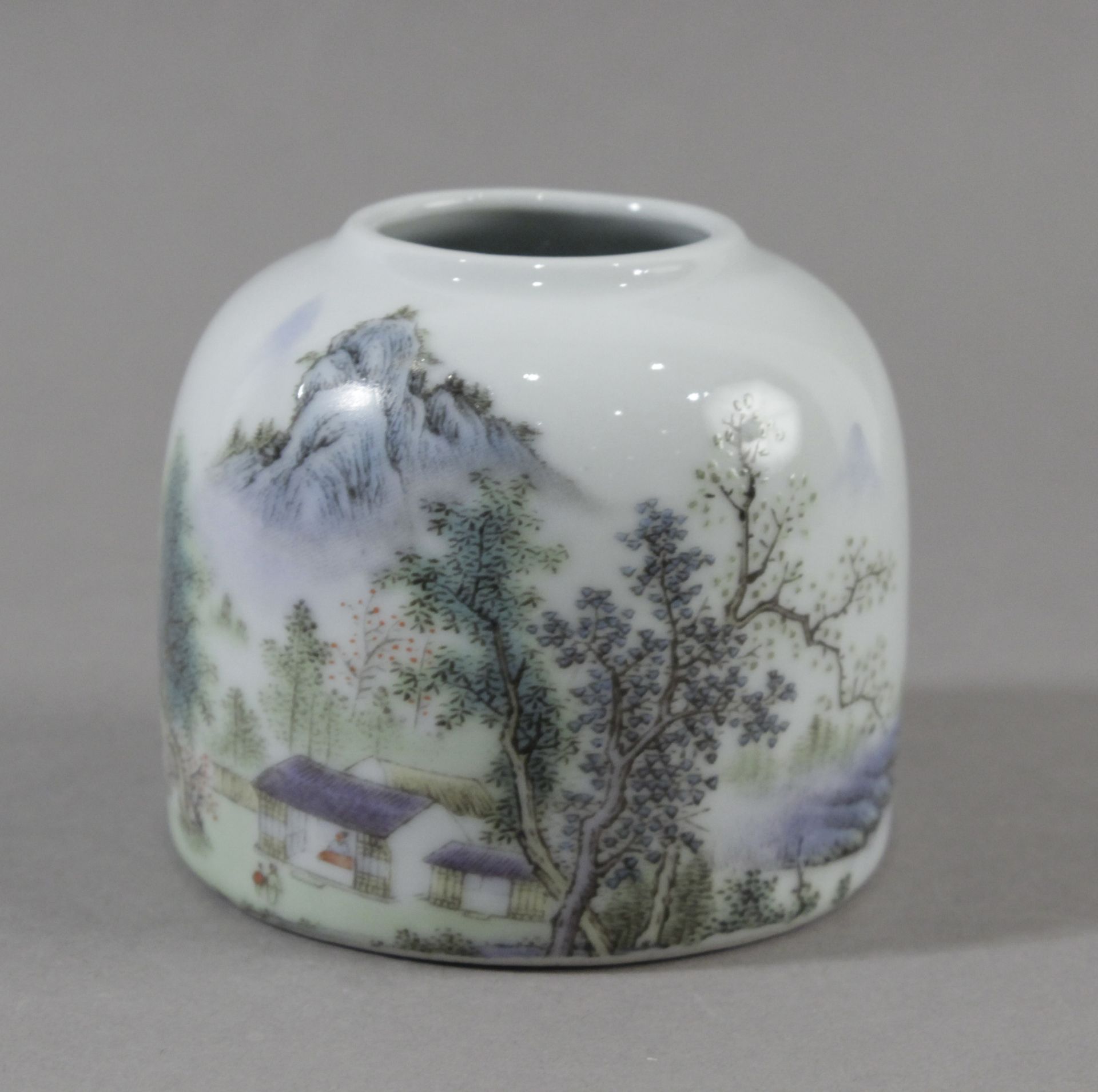 A Chinese porcelain inkwell circa 1950-1970