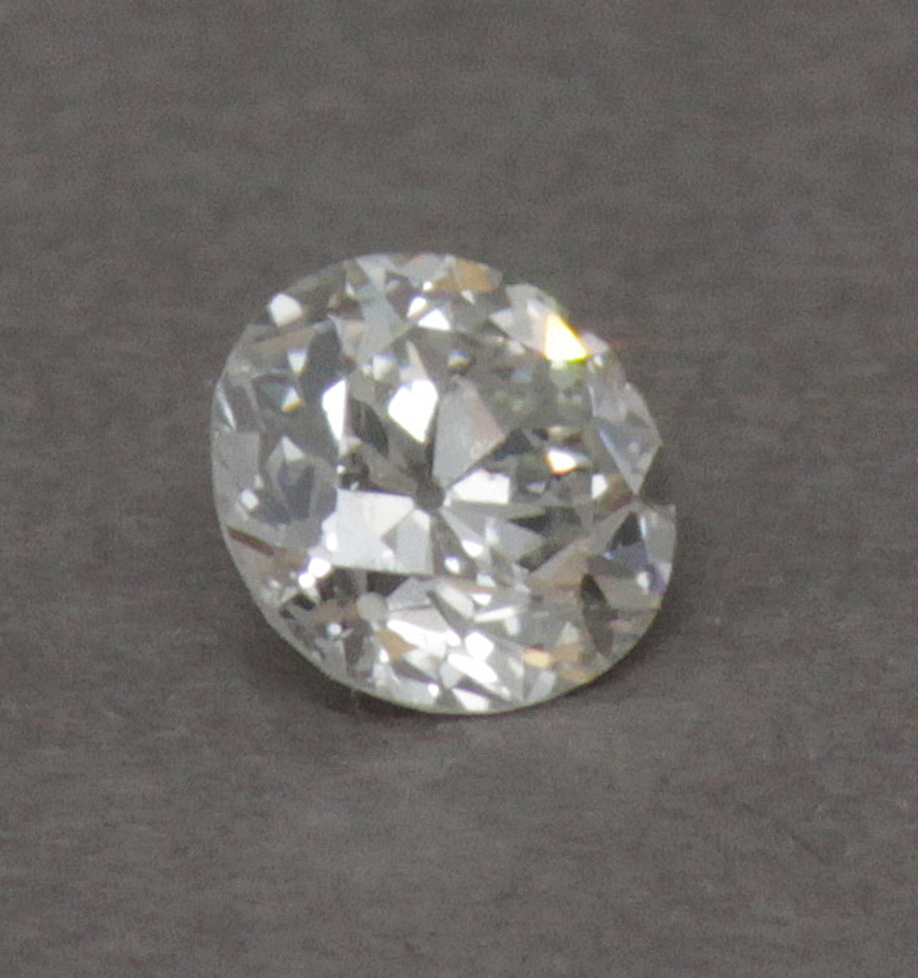 A 0,65 ct. old brilliant cut loose diamond