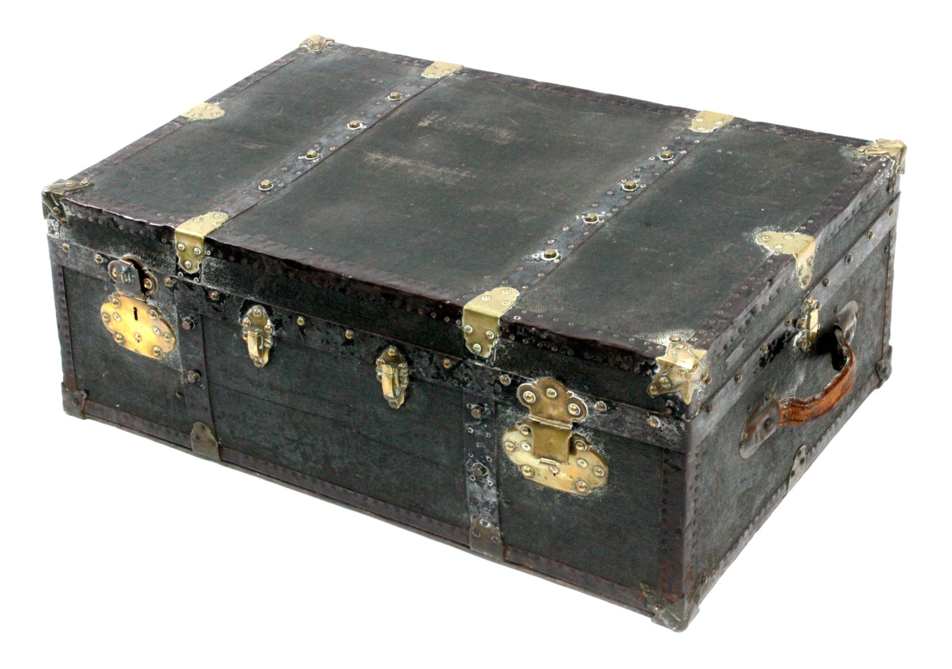 An early 20th century travel chest