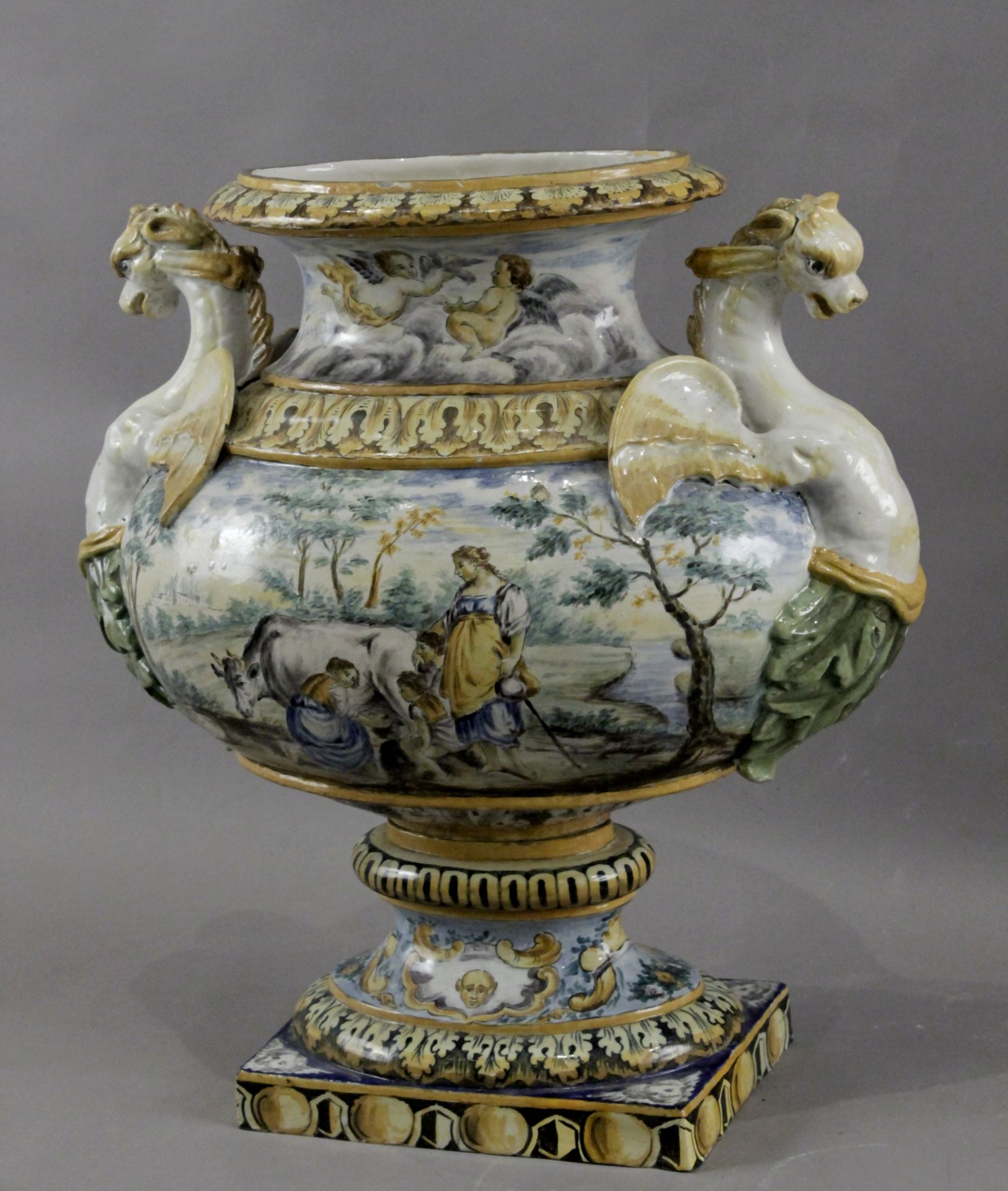 A superb Urbine style vase, Italy, 19th century - Image 2 of 7