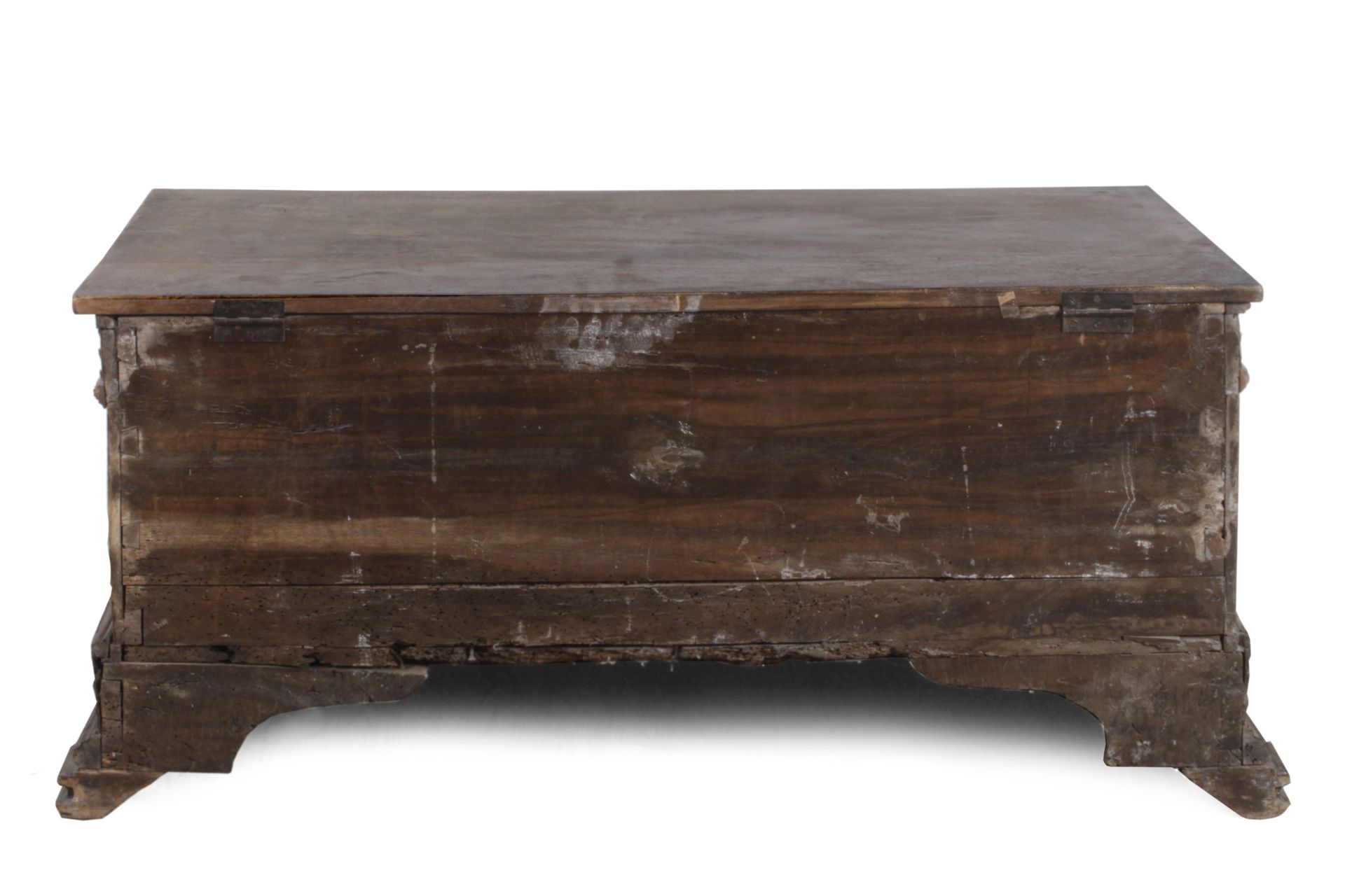 An 18th century walnut bride chest - Image 4 of 4