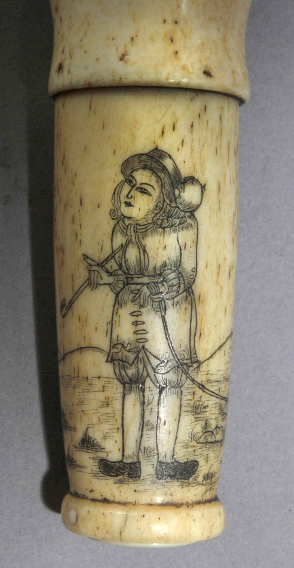 An 18th century carved bone corkscrew. A Chinese work form European export market - Image 3 of 3