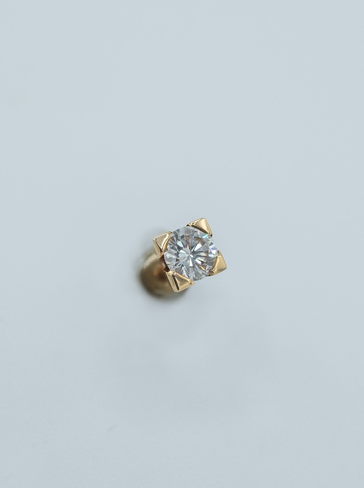 Two diamond stud earrings - Image 5 of 5