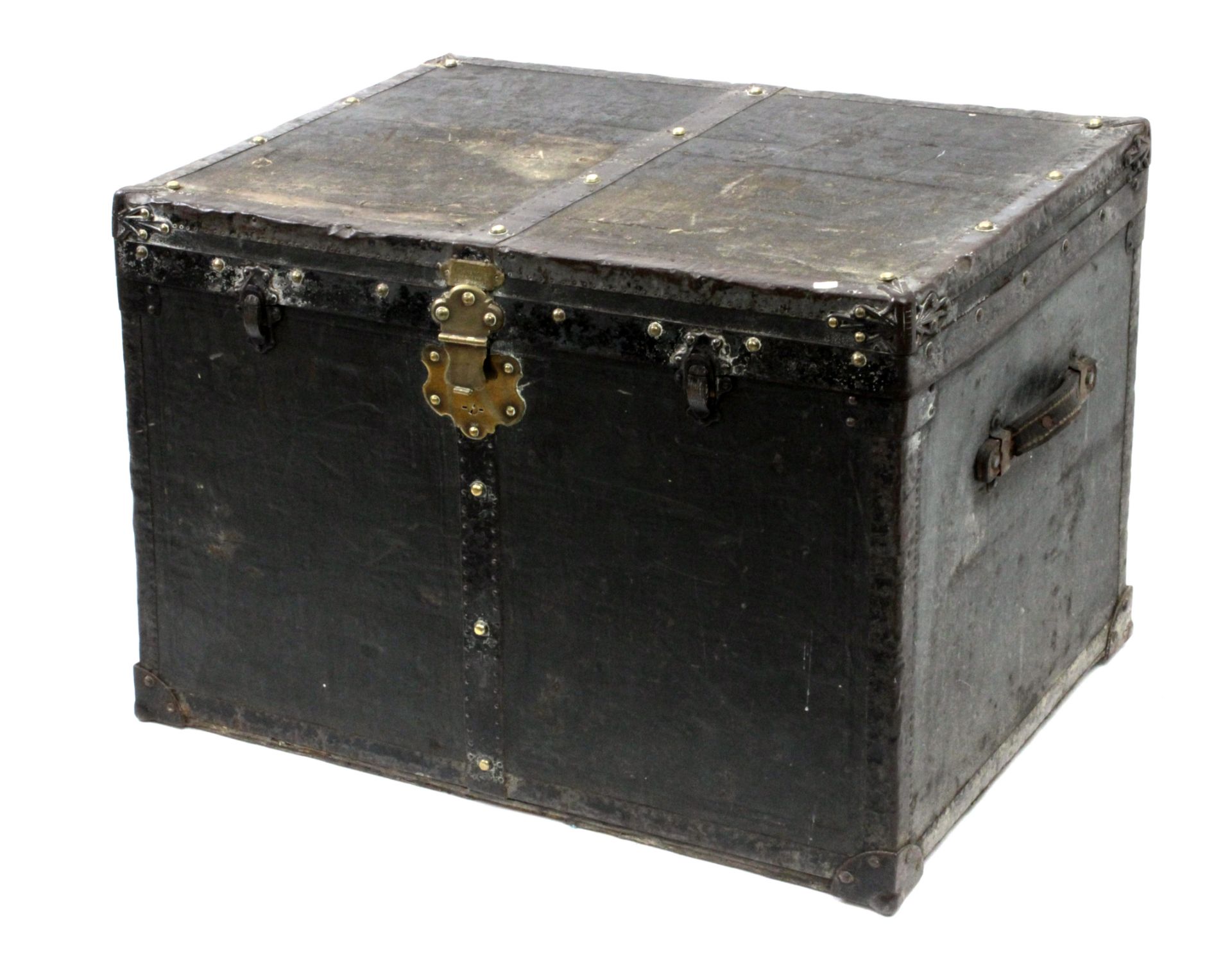 An early 20th century travel chest