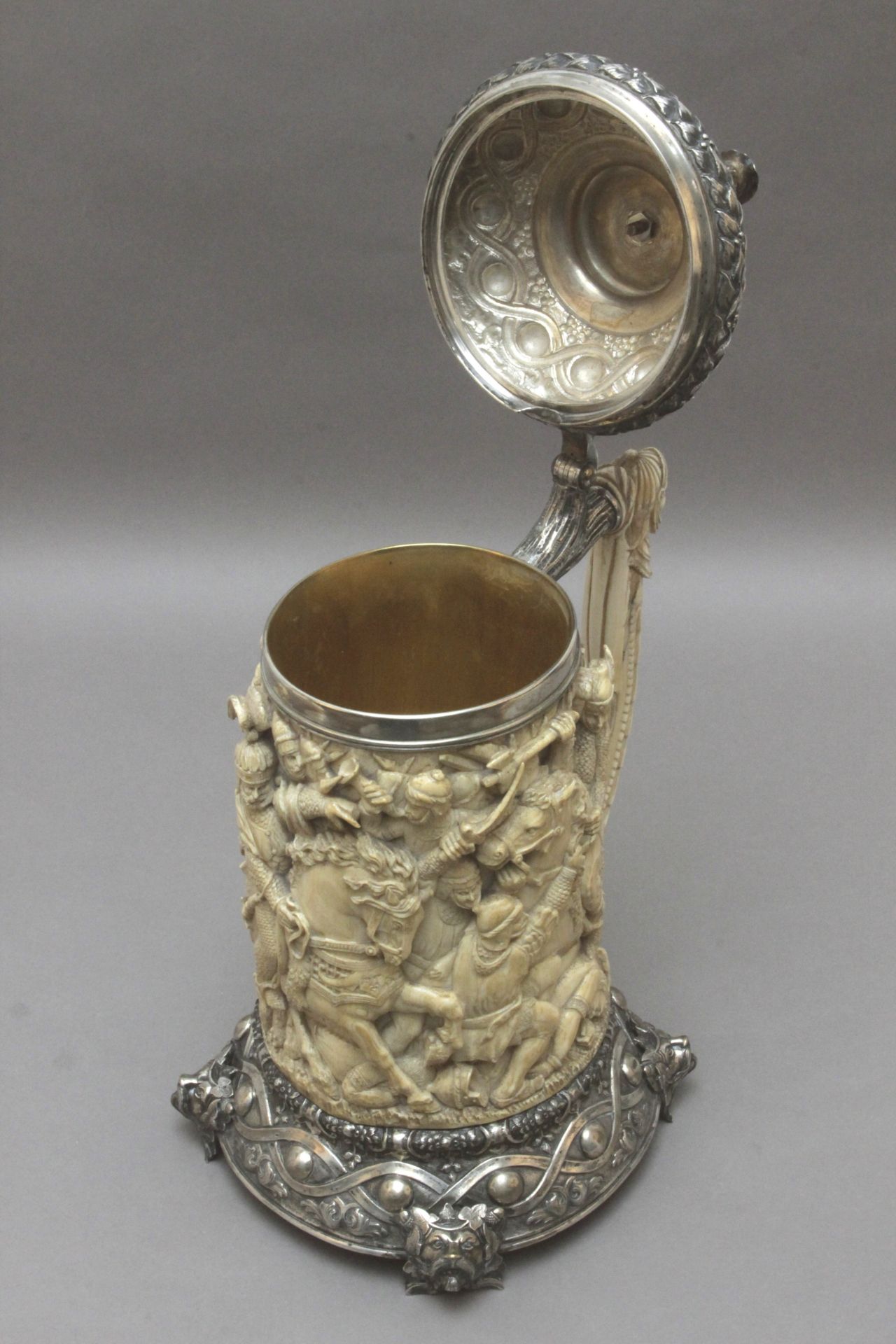 An English ivory and silver tankard circa 1893-1906 - Bild 12 aus 13