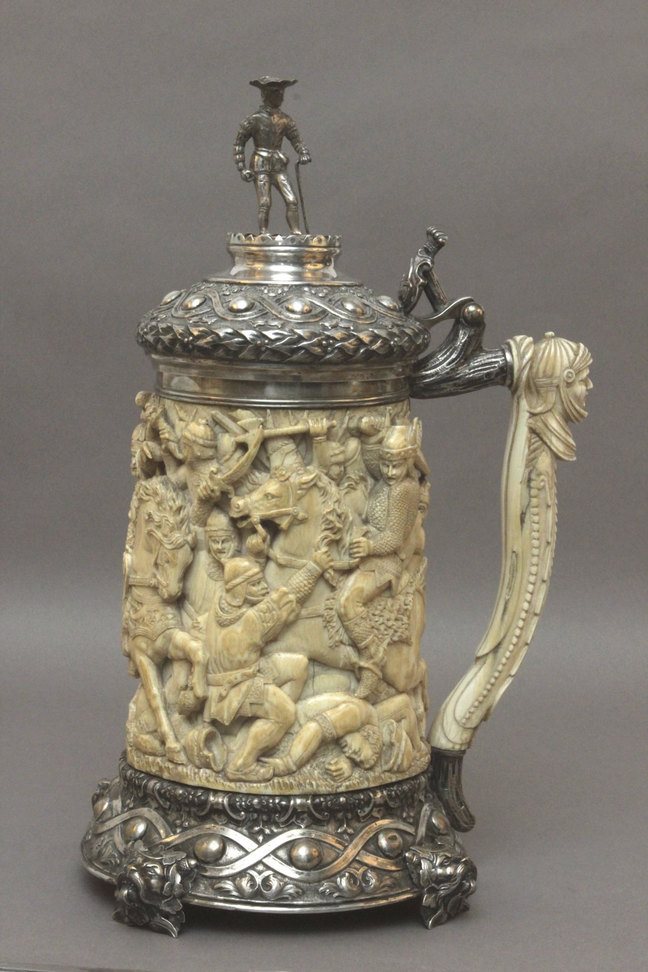 An English ivory and silver tankard circa 1893-1906 - Bild 3 aus 13