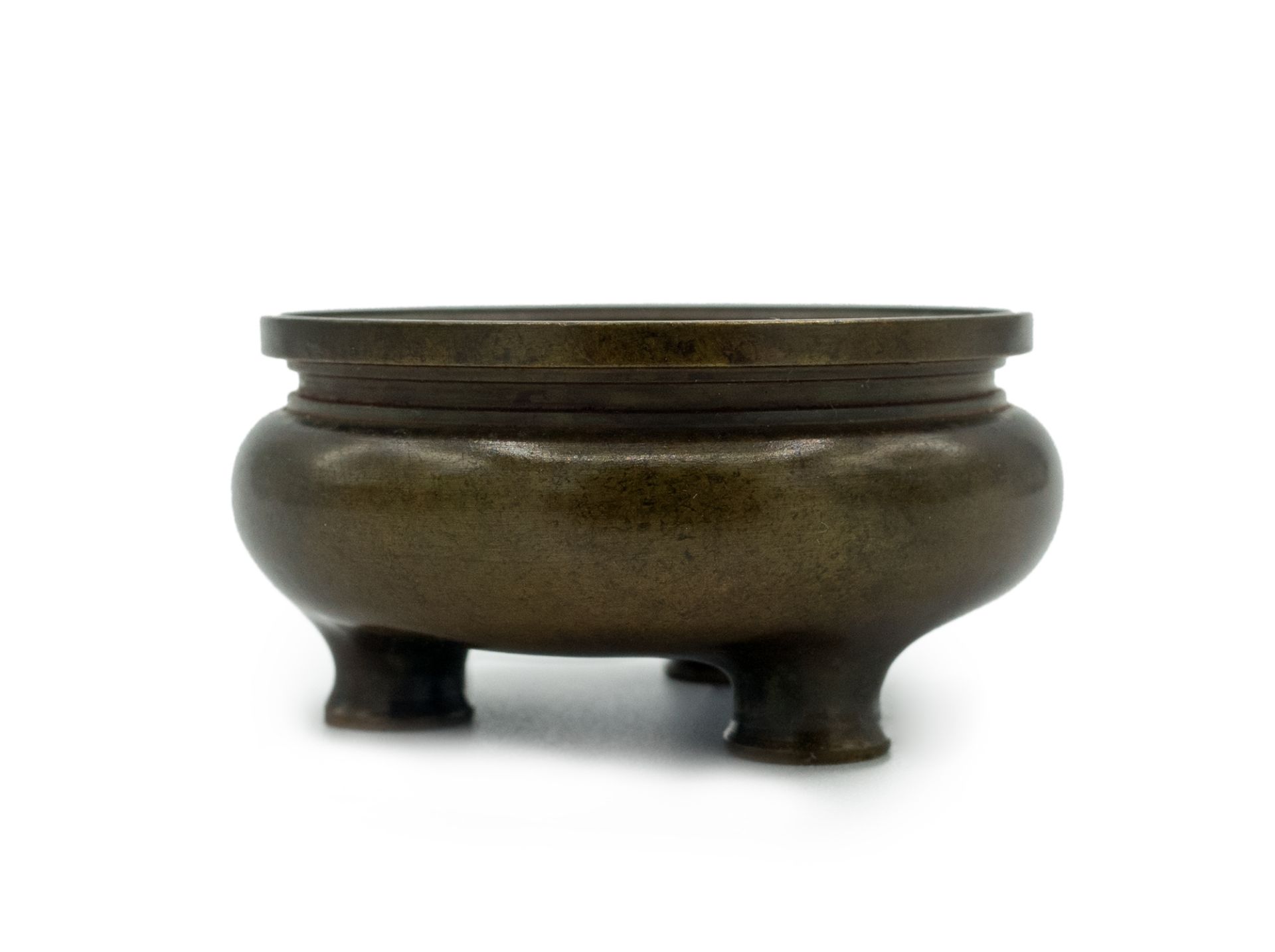 A 19th century Chinese display cabinet bronze vase