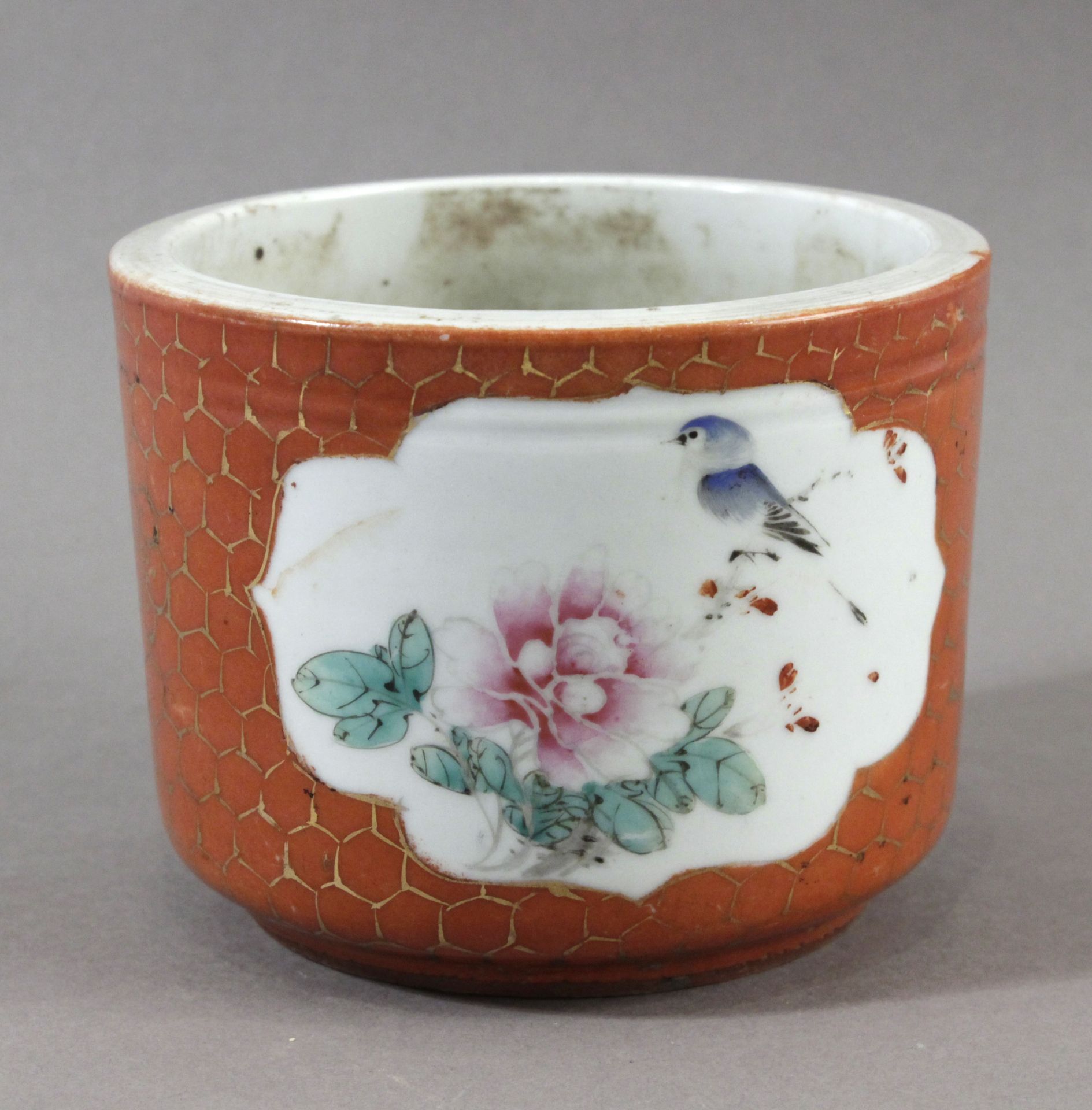 A 19th century Chinese porcelain jardinière from Qing dynasty