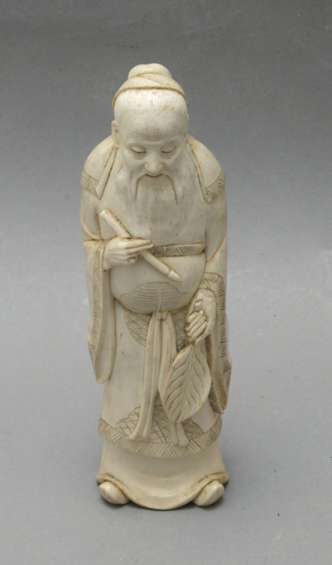 A first third of 20th century Japanese school carved ivory and bone Canton style opium pipe - Image 6 of 8