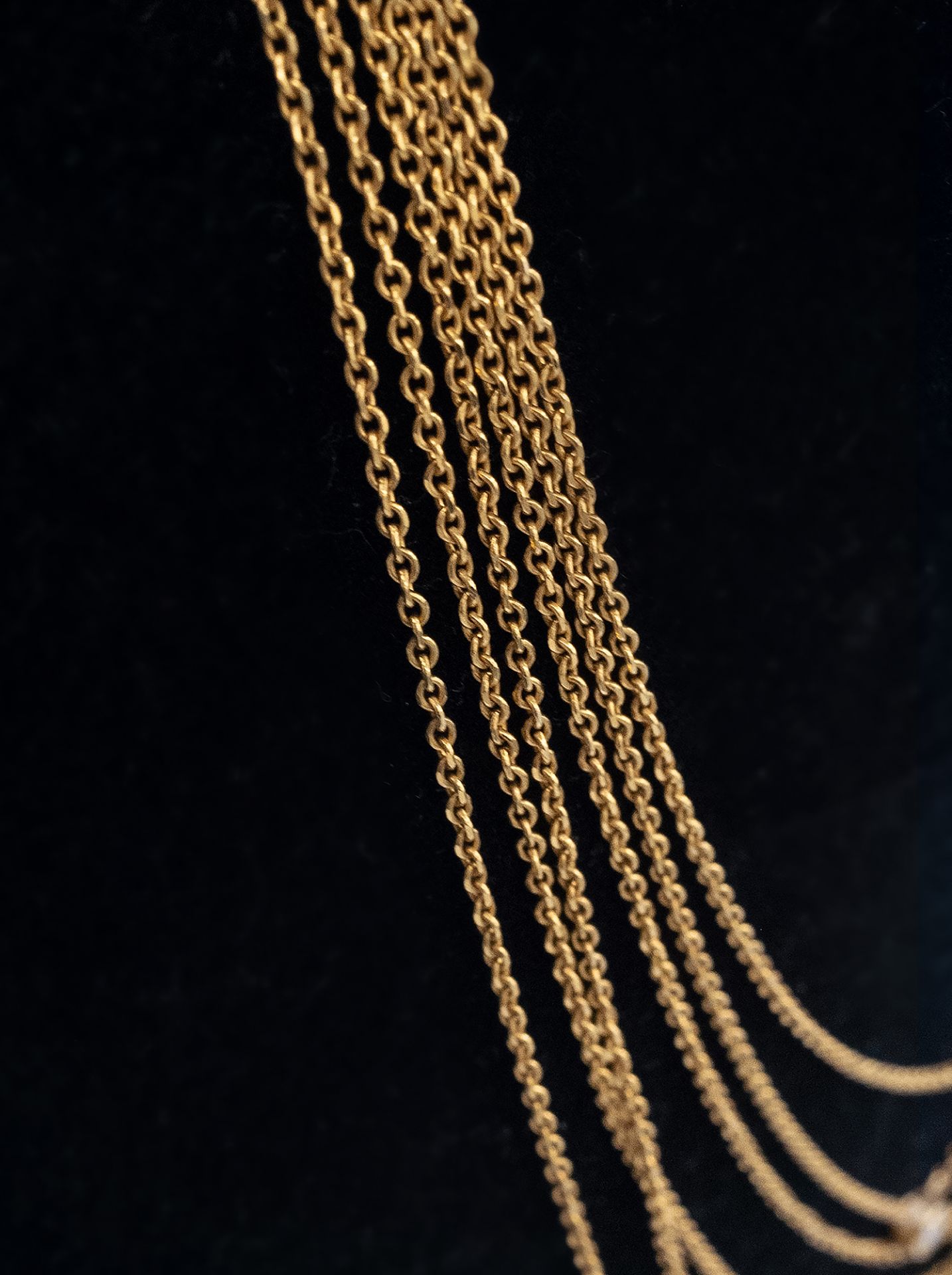 A six strand 18k. yellow gold and diamonds necklace - Bild 3 aus 3