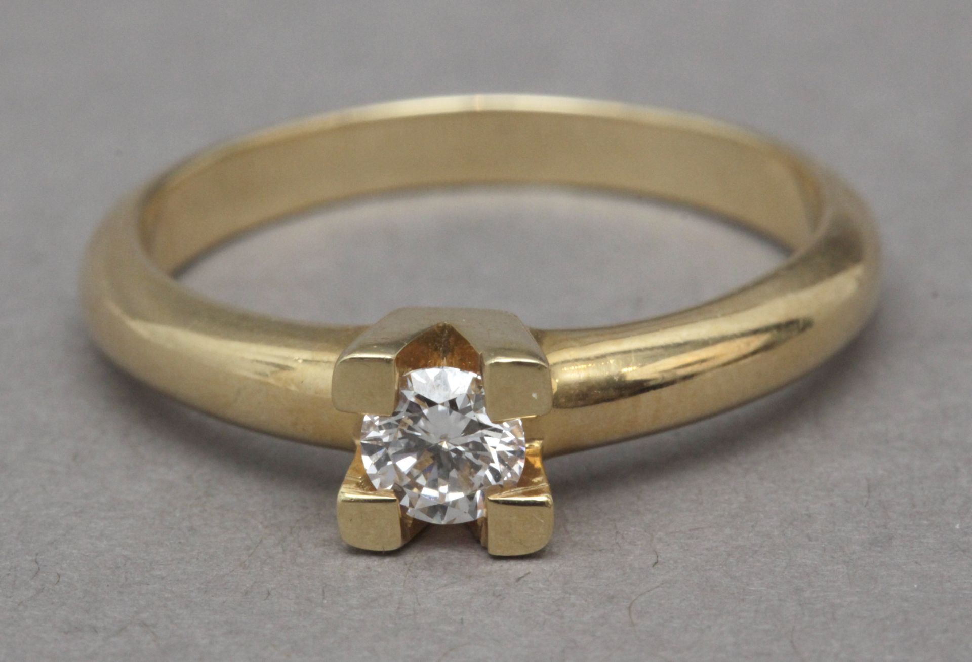 A 0,35 ct. brilliant cut diamond solitaire ring