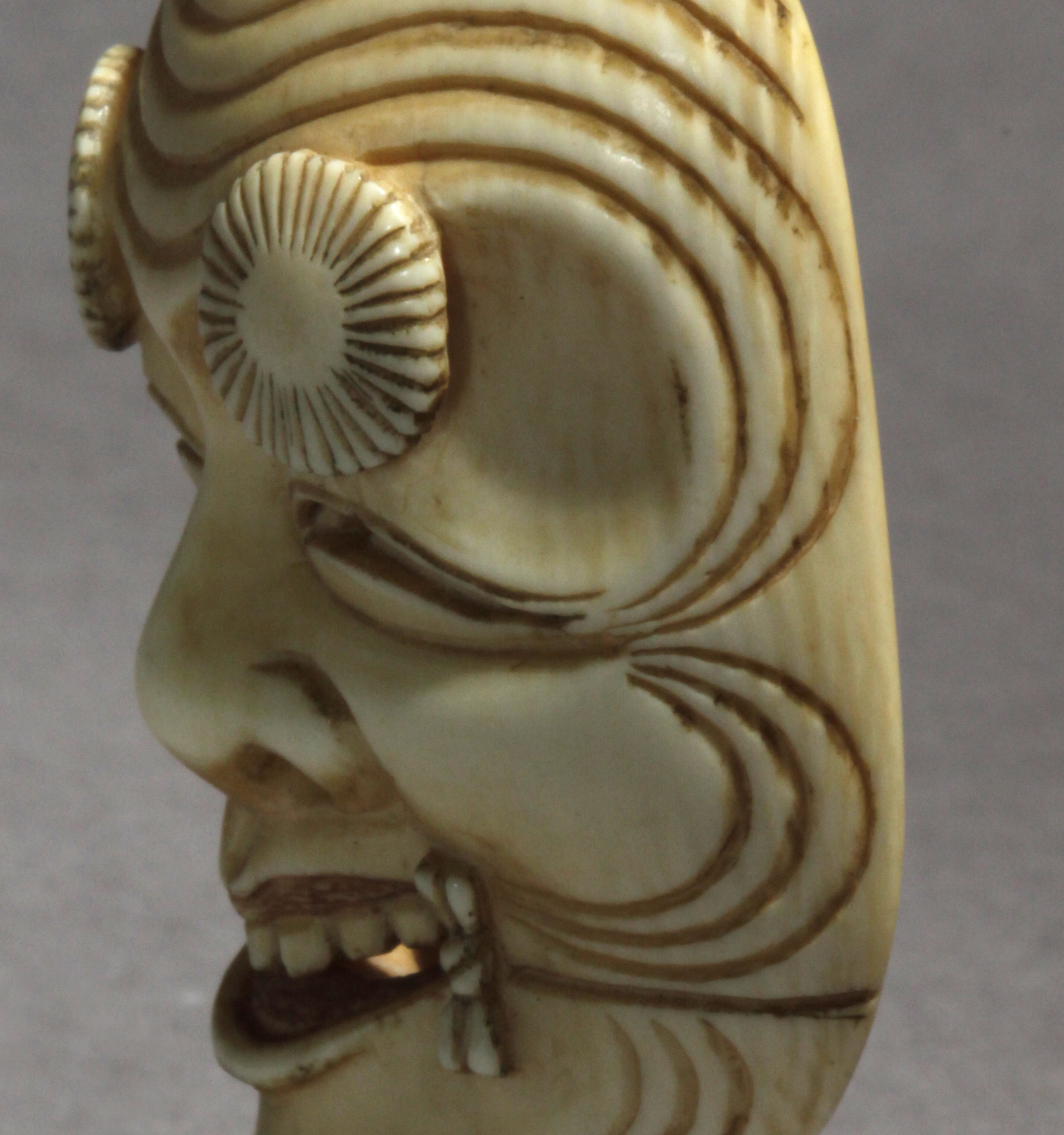 A late 19th century Japanese netsuke from Meiji period, Signed - Image 5 of 12