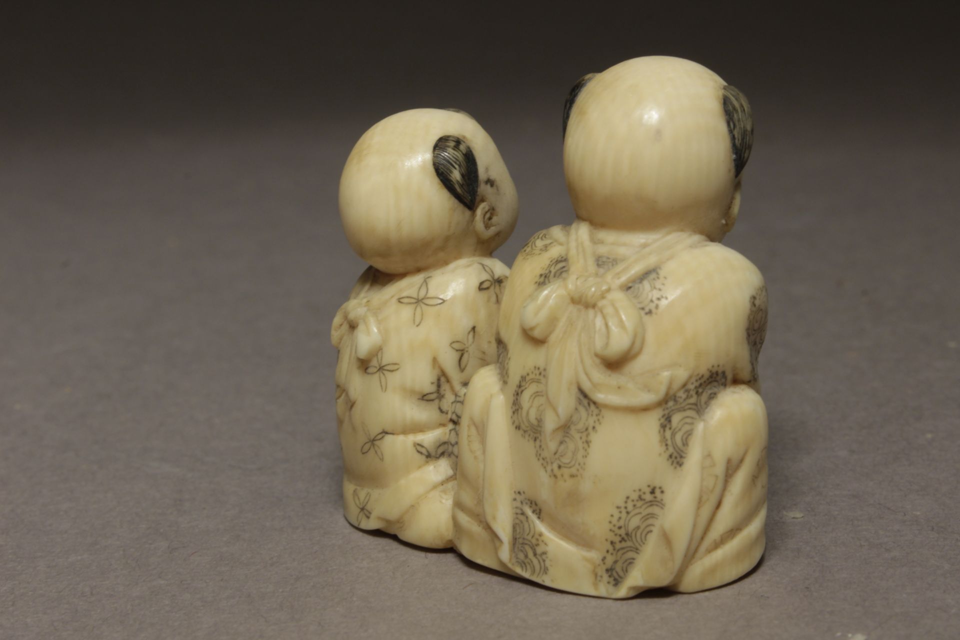 A Japanese netsuke from Meiji period circa 1850-1880. Signed Homin - Image 5 of 6