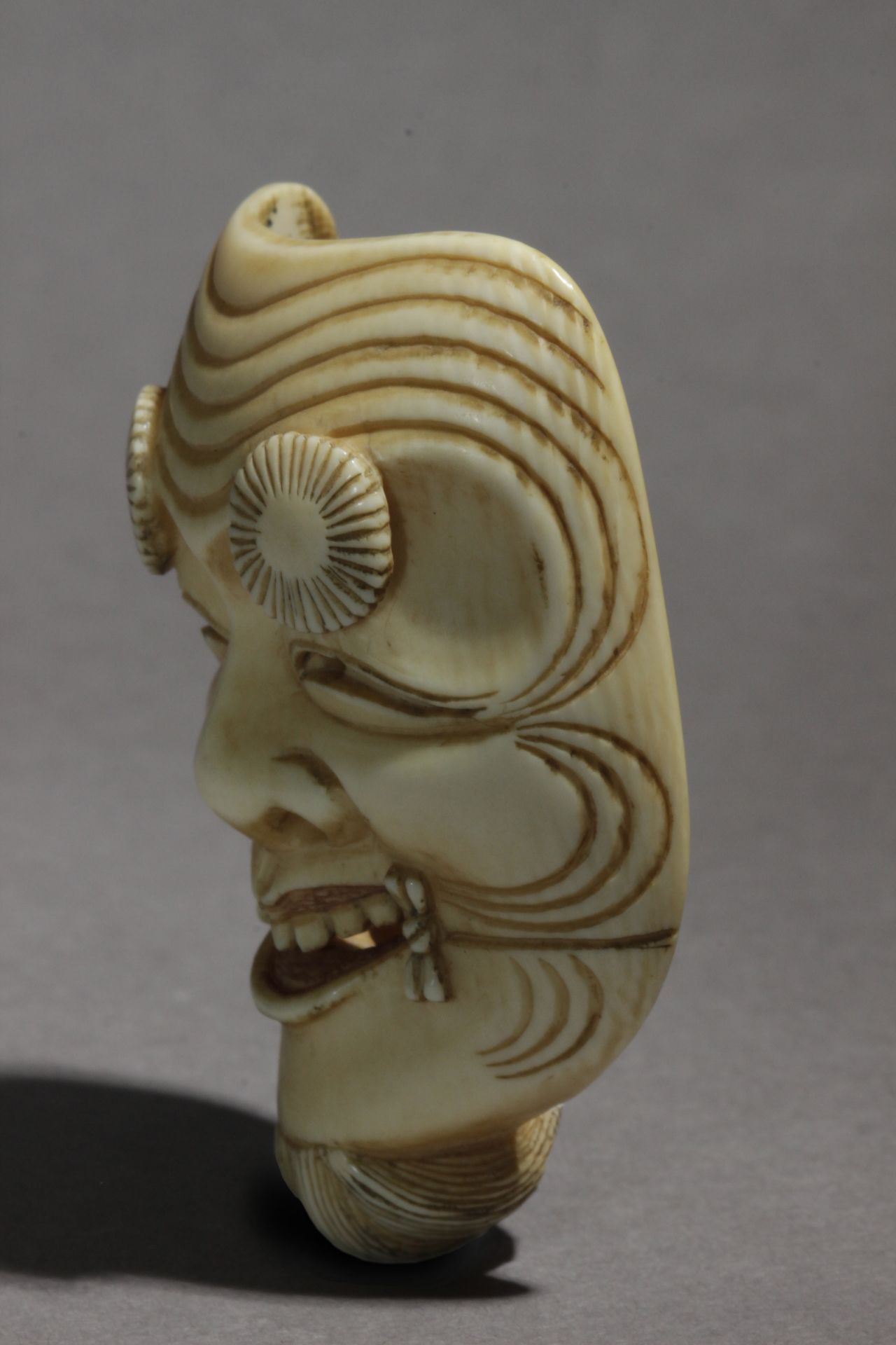 A late 19th century Japanese netsuke from Meiji period, Signed - Image 6 of 12