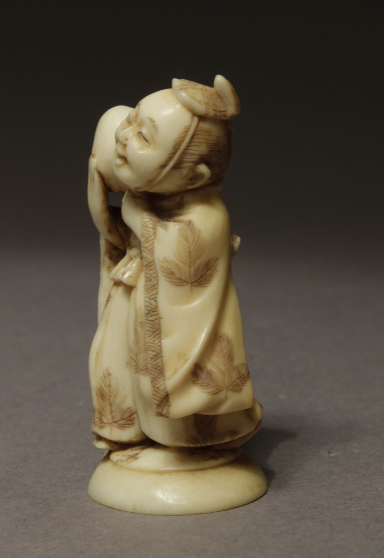 A 19th century Japanese netsuke from Meiji period. Signed Kogyoko - Image 3 of 6