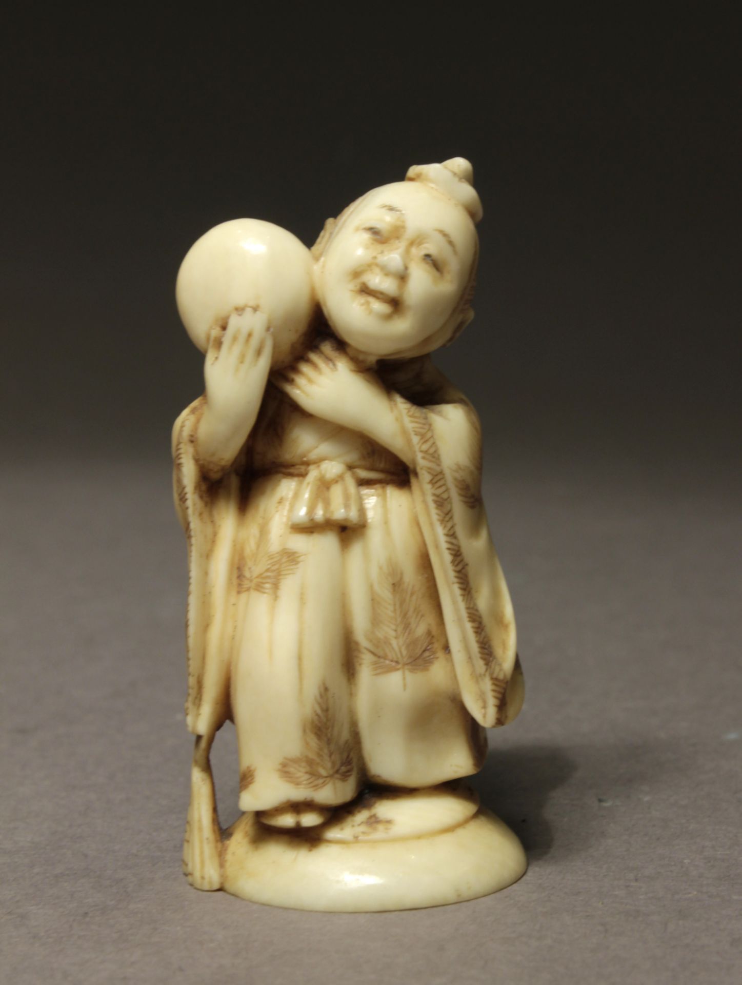 A 19th century Japanese netsuke from Meiji period. Signed Kogyoko - Image 2 of 6