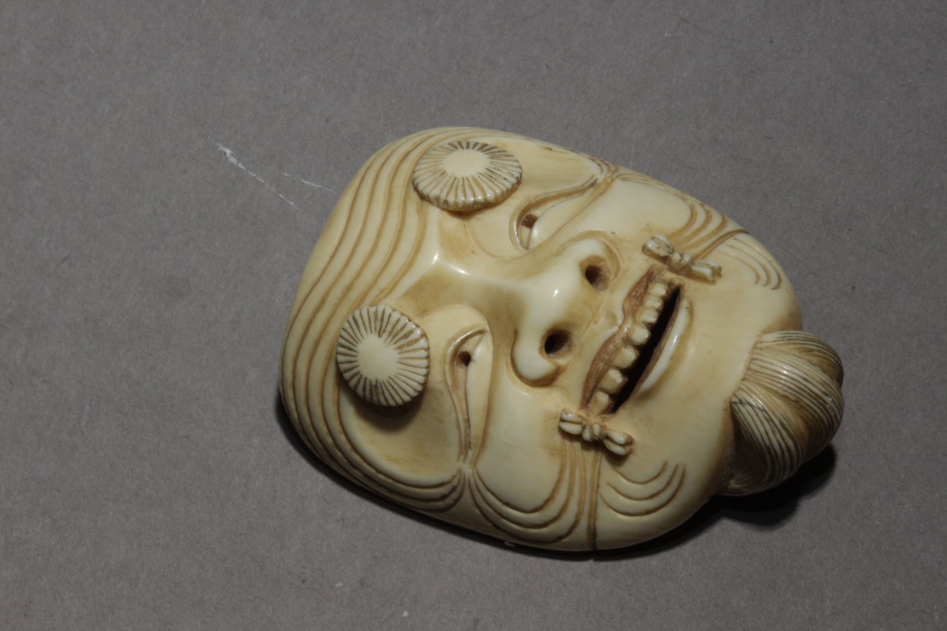 A late 19th century Japanese netsuke from Meiji period, Signed - Image 12 of 12