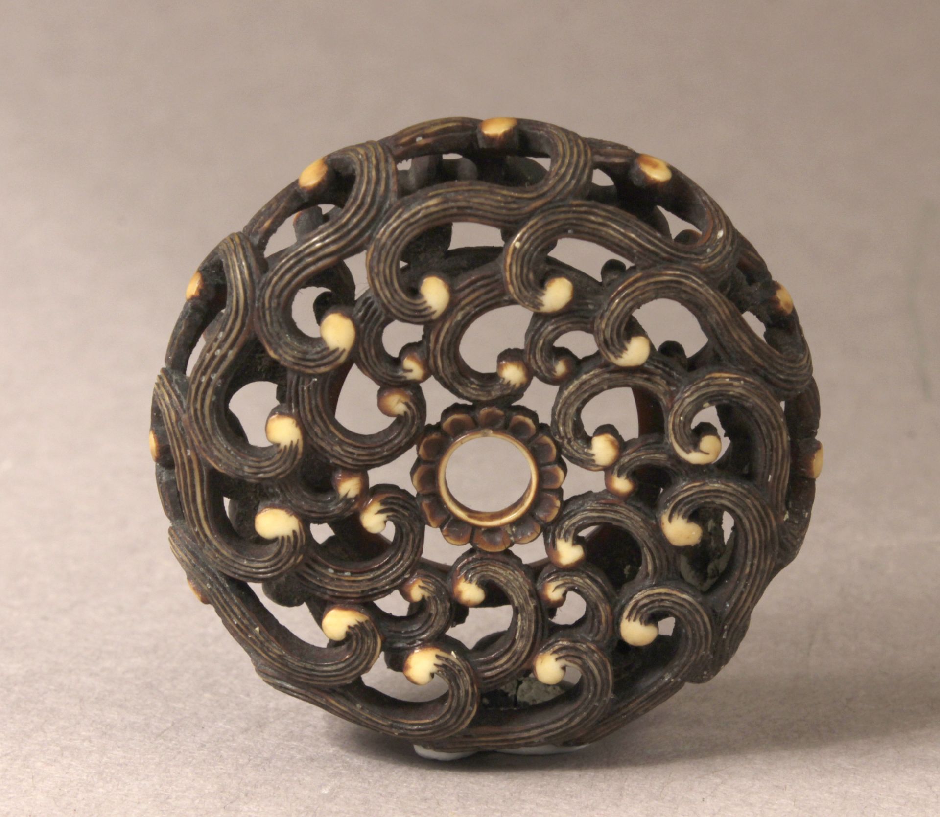 A 19th century manju-ryusa - Image 3 of 6