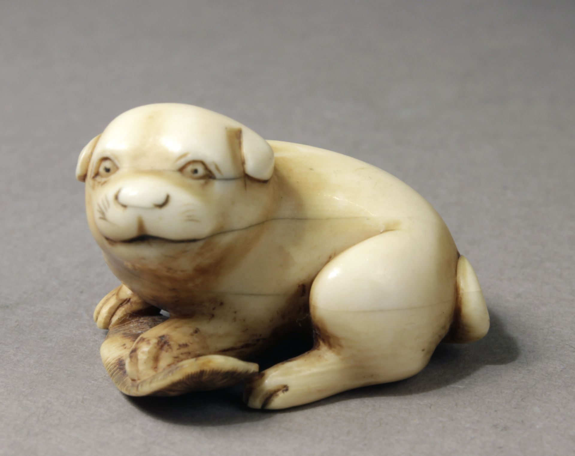 A Japanese netsuke from Edo period circa 1825-1870. Signed Gyokuyosai