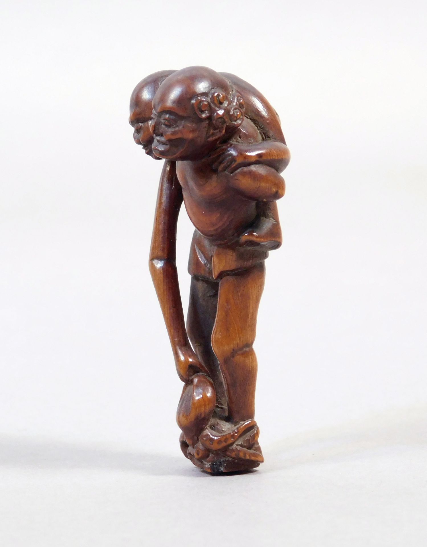 A mid 19th century Japanese netsuke from Edo period - Image 2 of 5