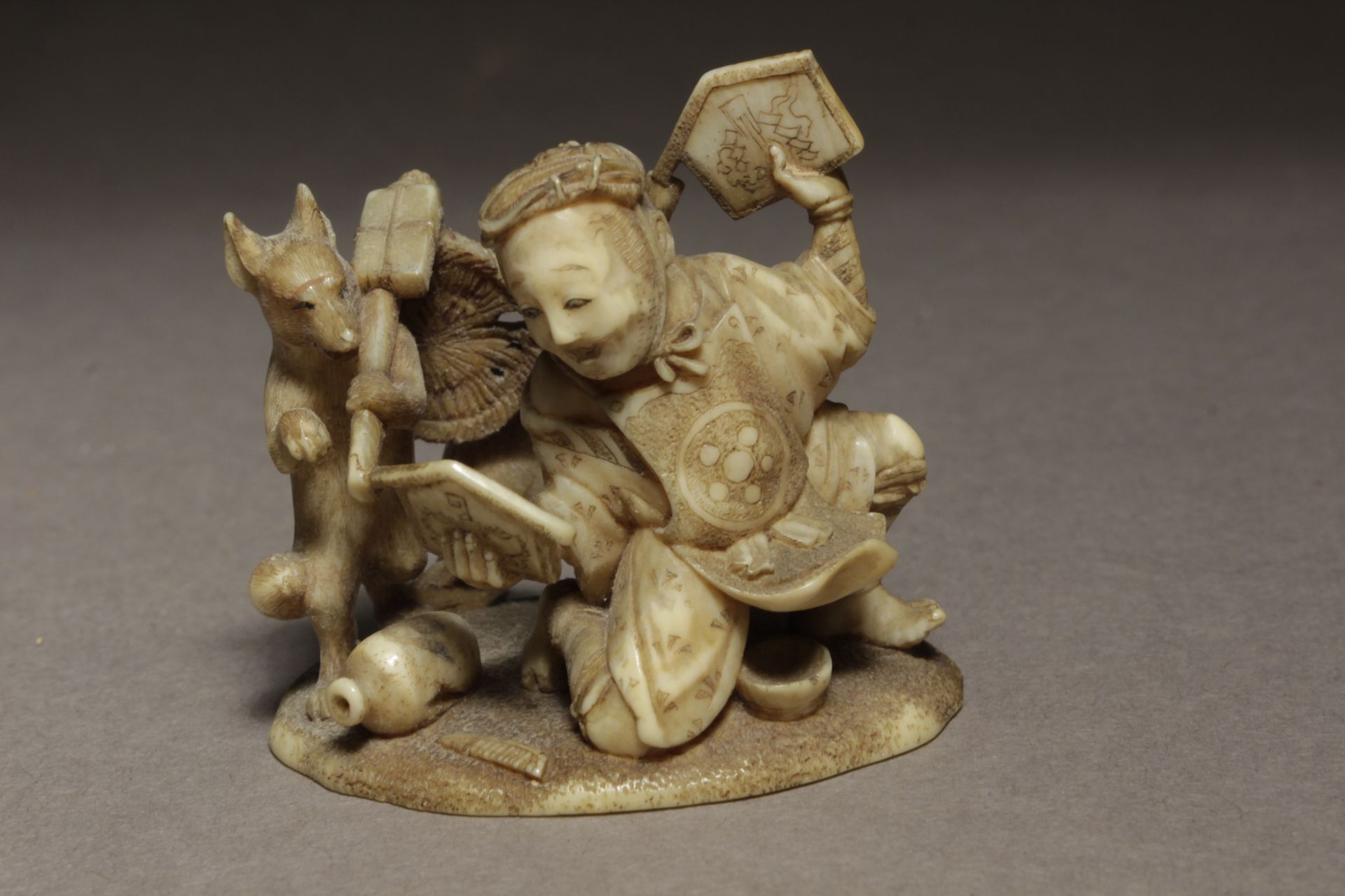 A mid 19th century Japanese netsuke from Edo period. Signed Gyokuo