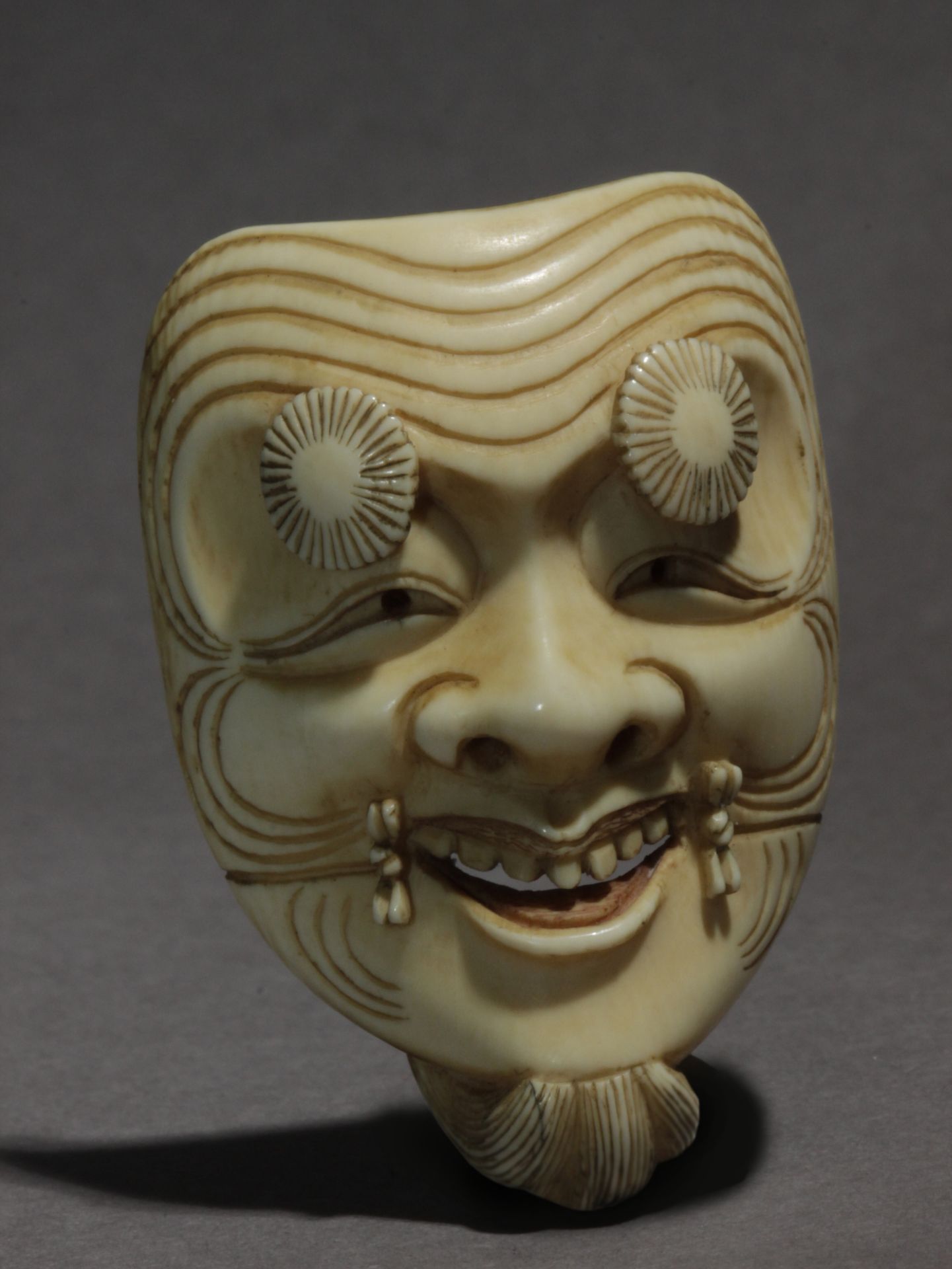 A late 19th century Japanese netsuke from Meiji period, Signed - Image 3 of 12