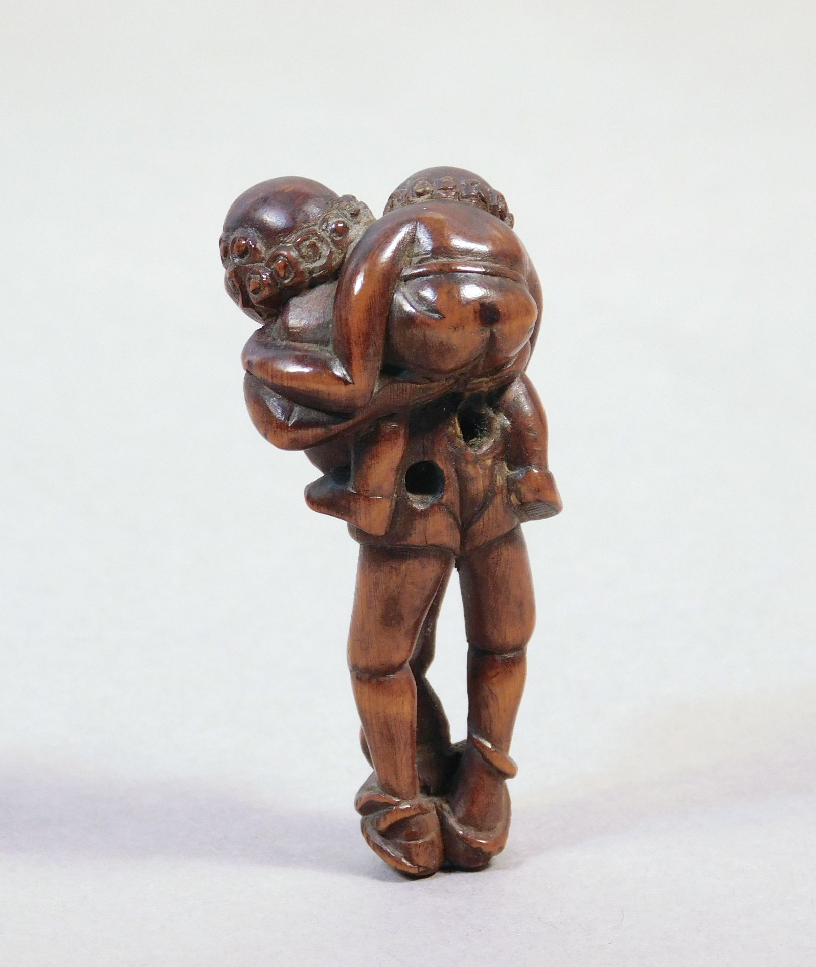 A mid 19th century Japanese netsuke from Edo period - Image 3 of 5