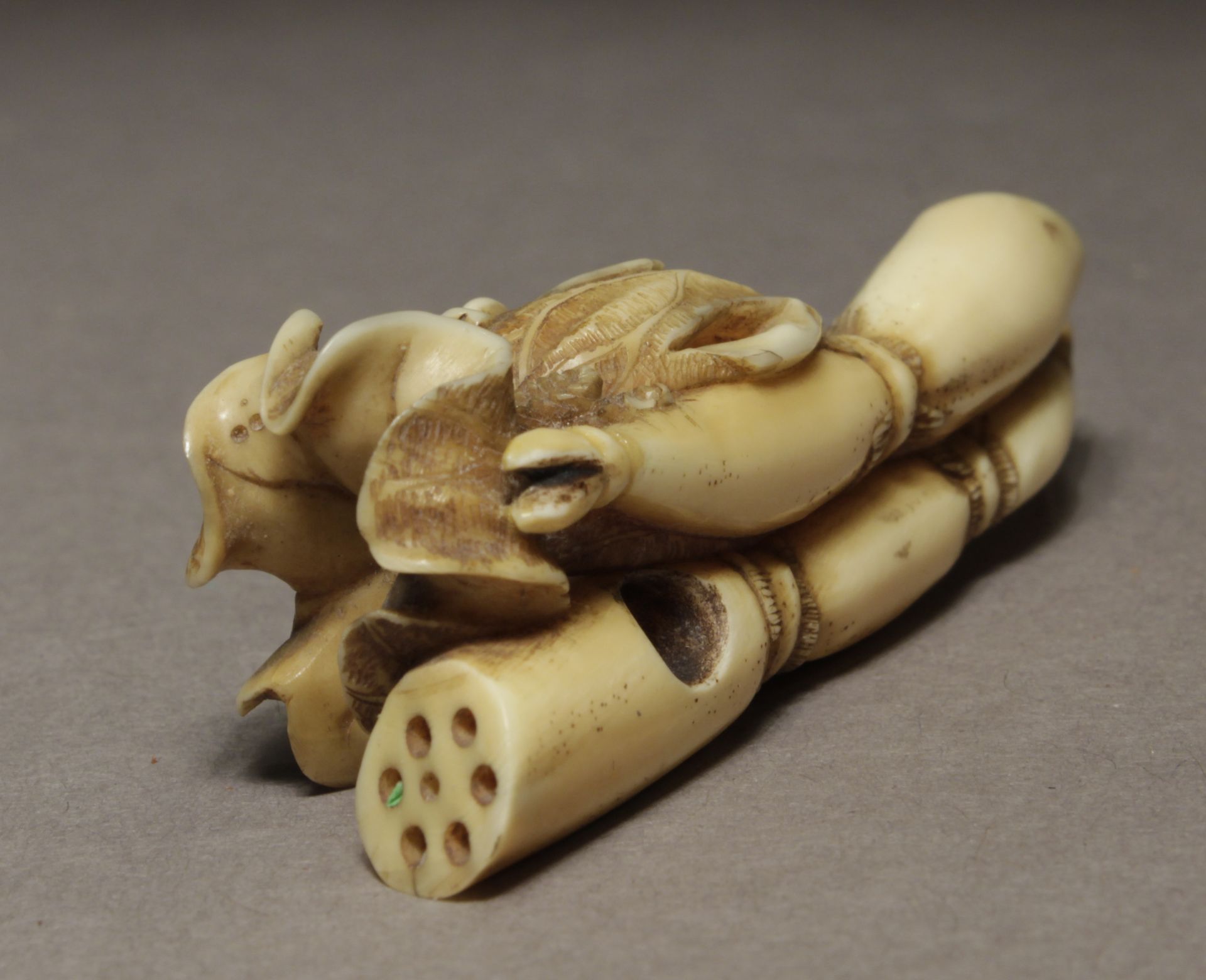 A mid 19th century Japanese netsuke from Edo period. Signed Masakazu - Image 4 of 7