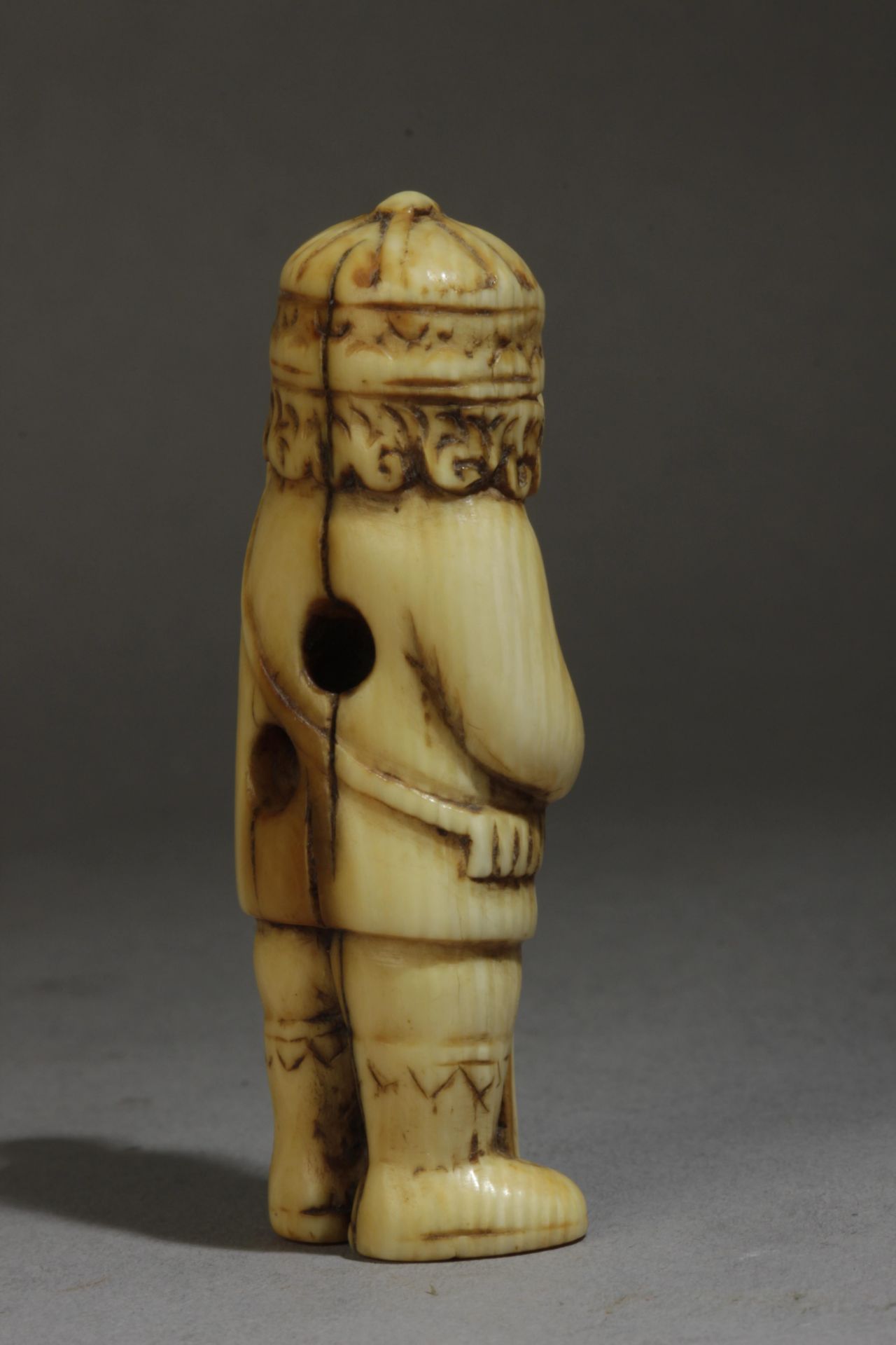 A 19th century Japanese netsuke from Meiji period - Image 4 of 6