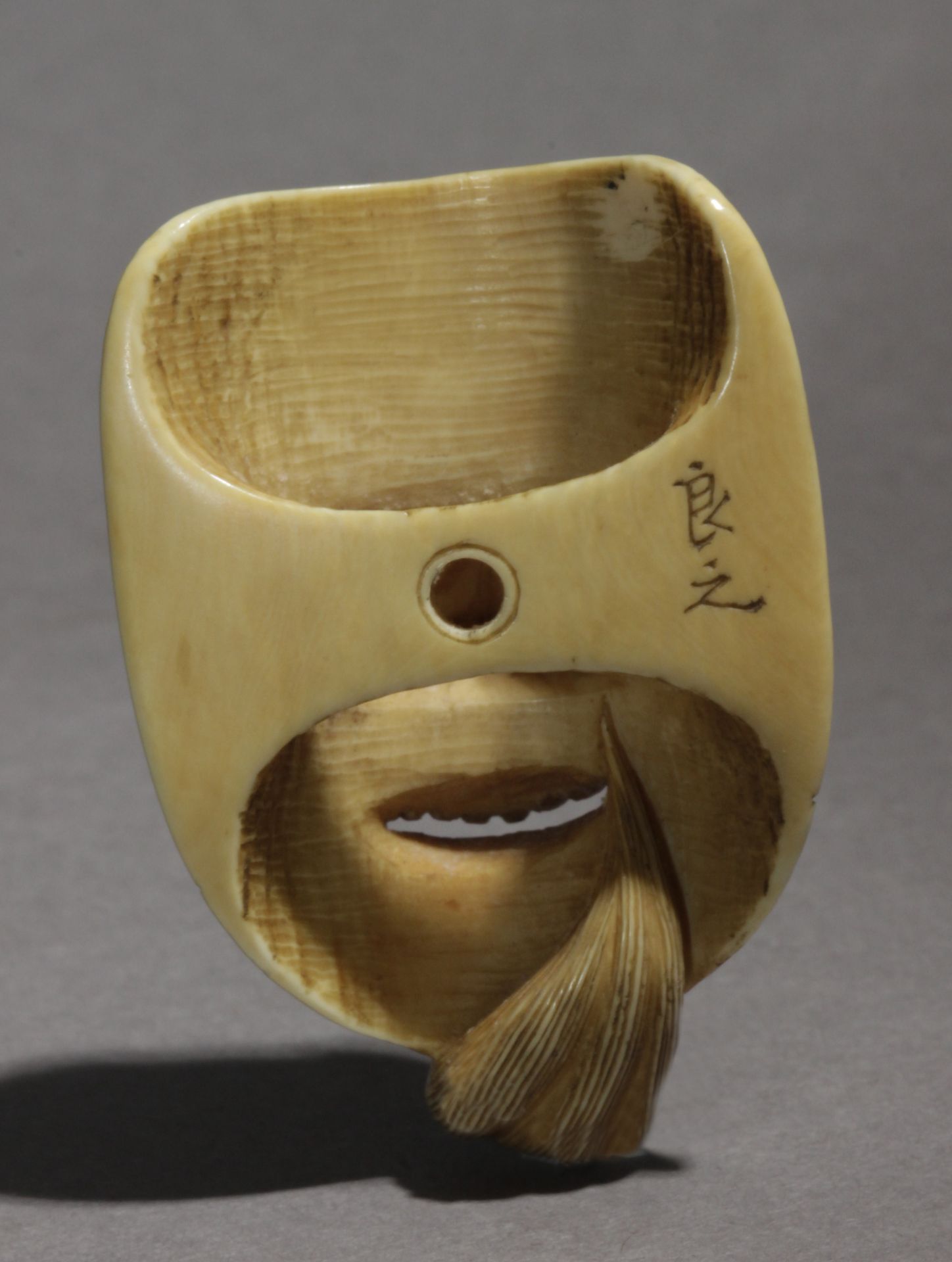 A late 19th century Japanese netsuke from Meiji period, Signed - Image 8 of 12