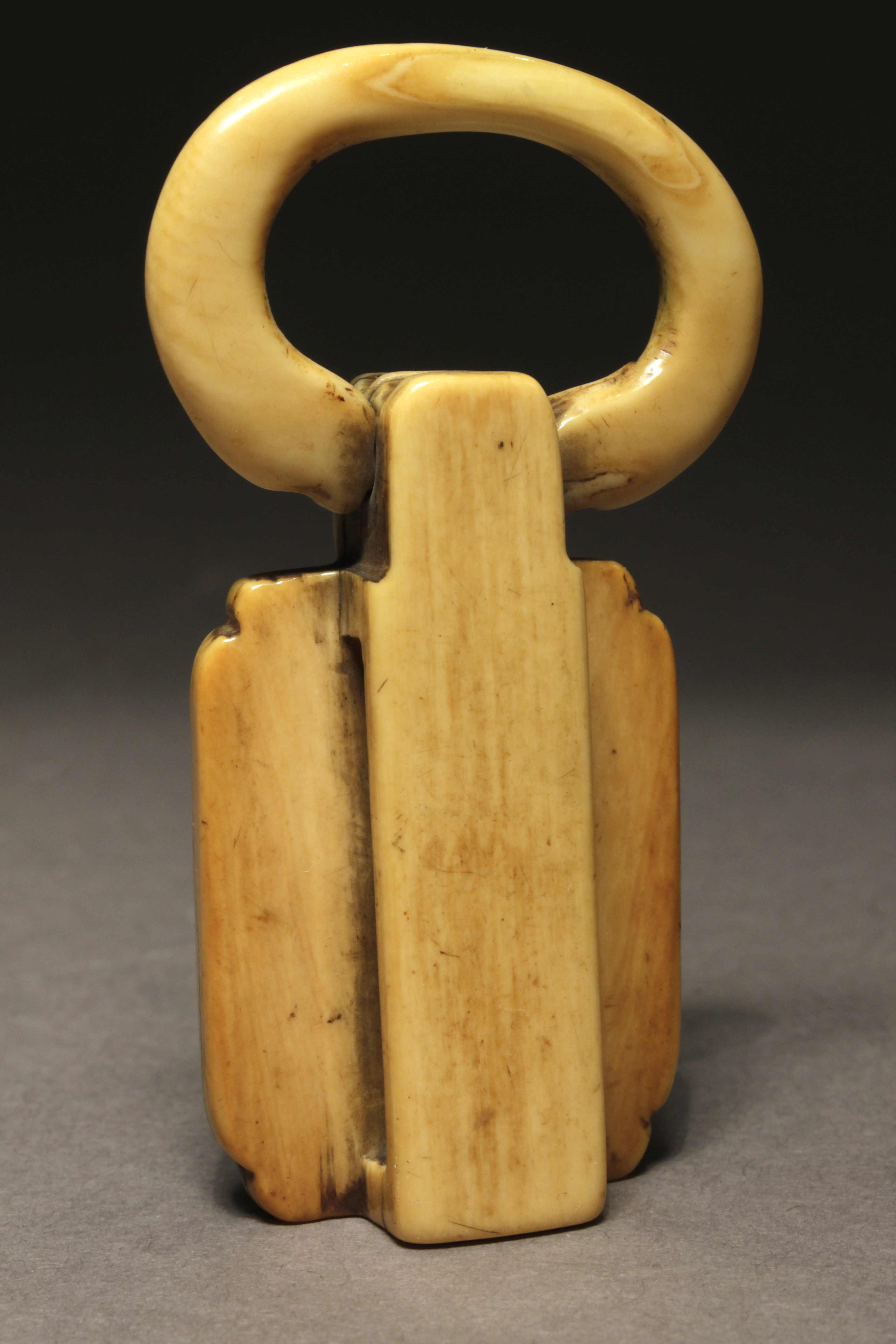 A Japanese netsuke-pendant from Edo period - Image 3 of 5