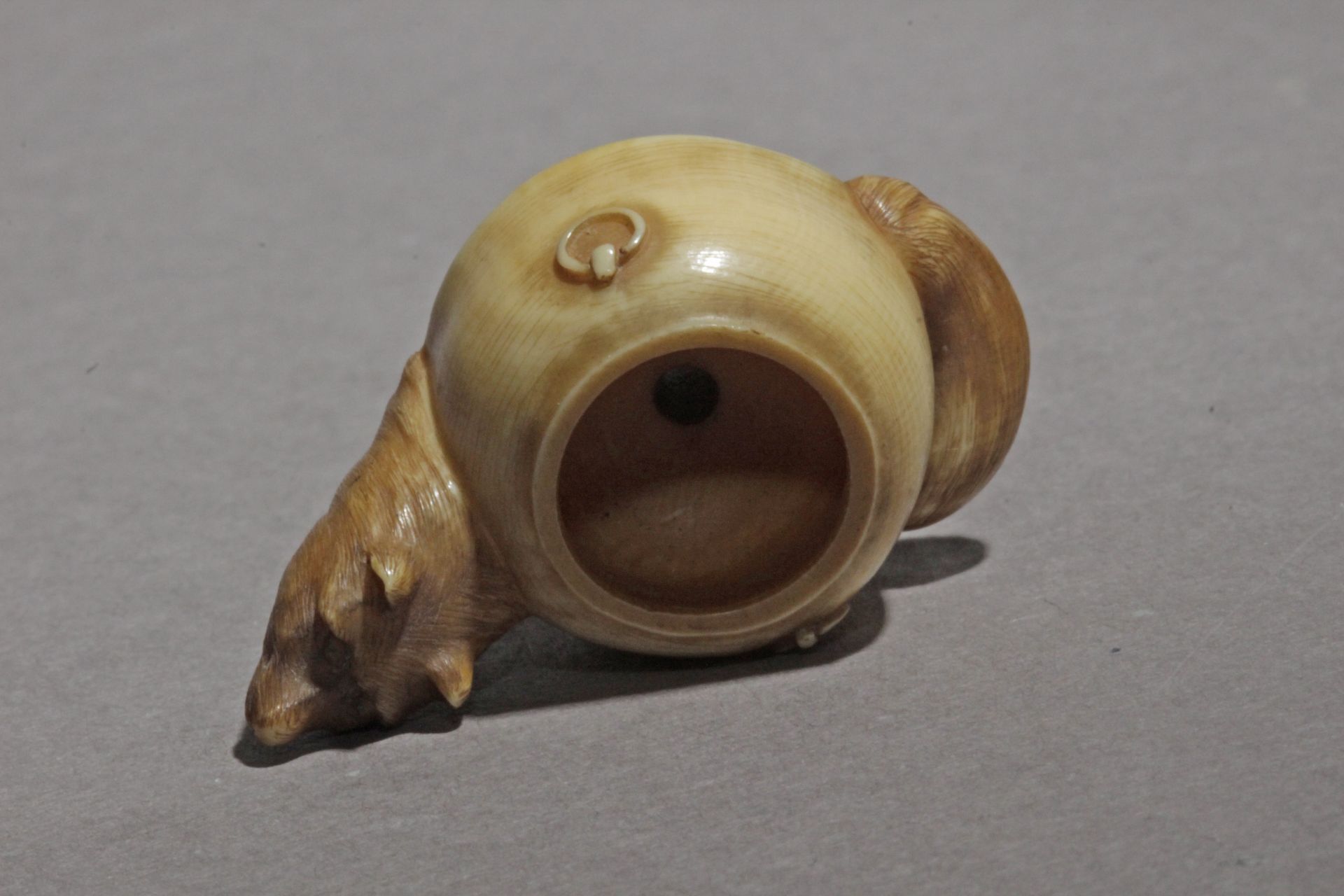 A late 19th century Japanese netsuke from Meiji period - Bild 6 aus 6