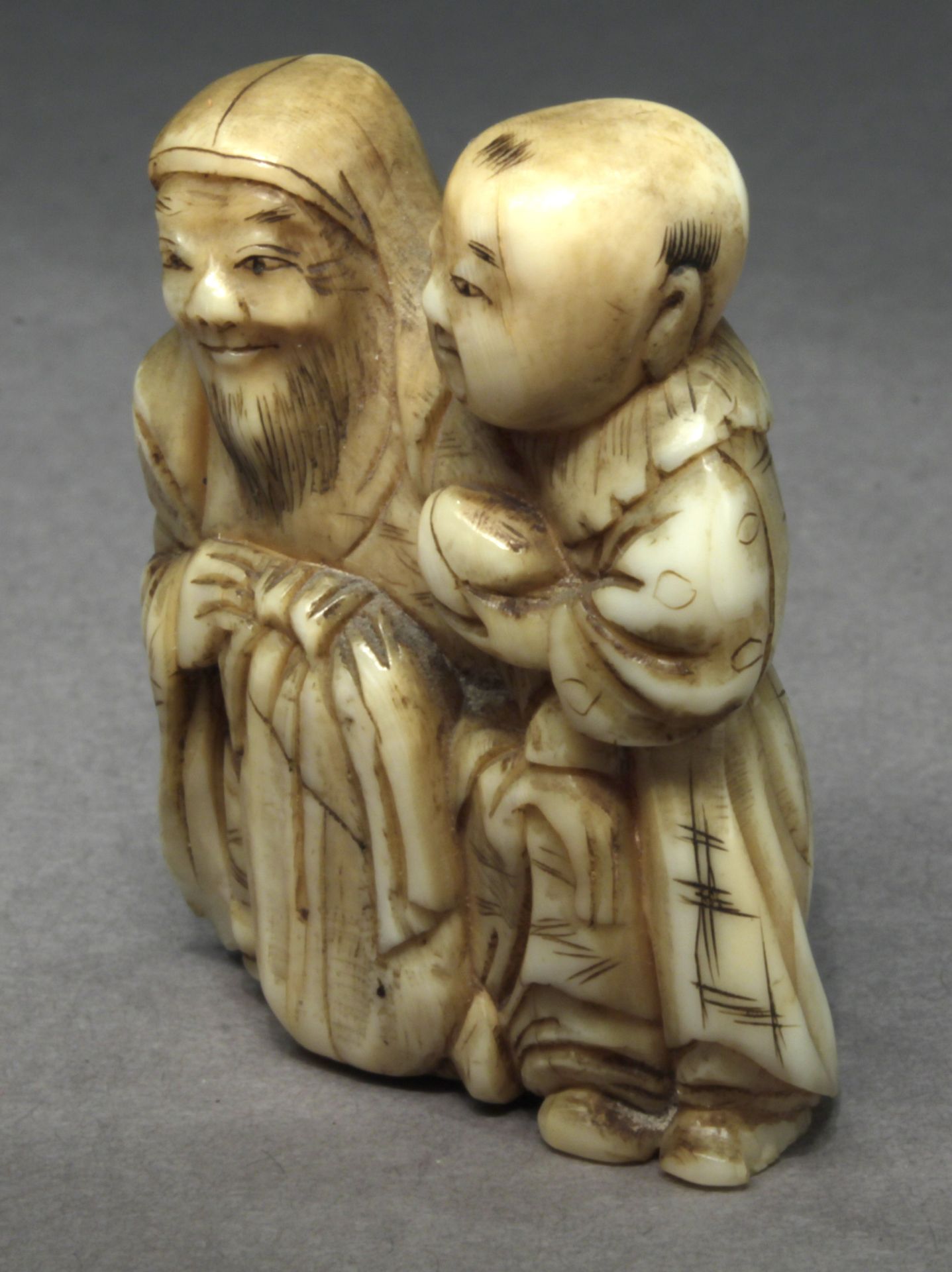 A 19th century Japanese netsuke - Bild 2 aus 5