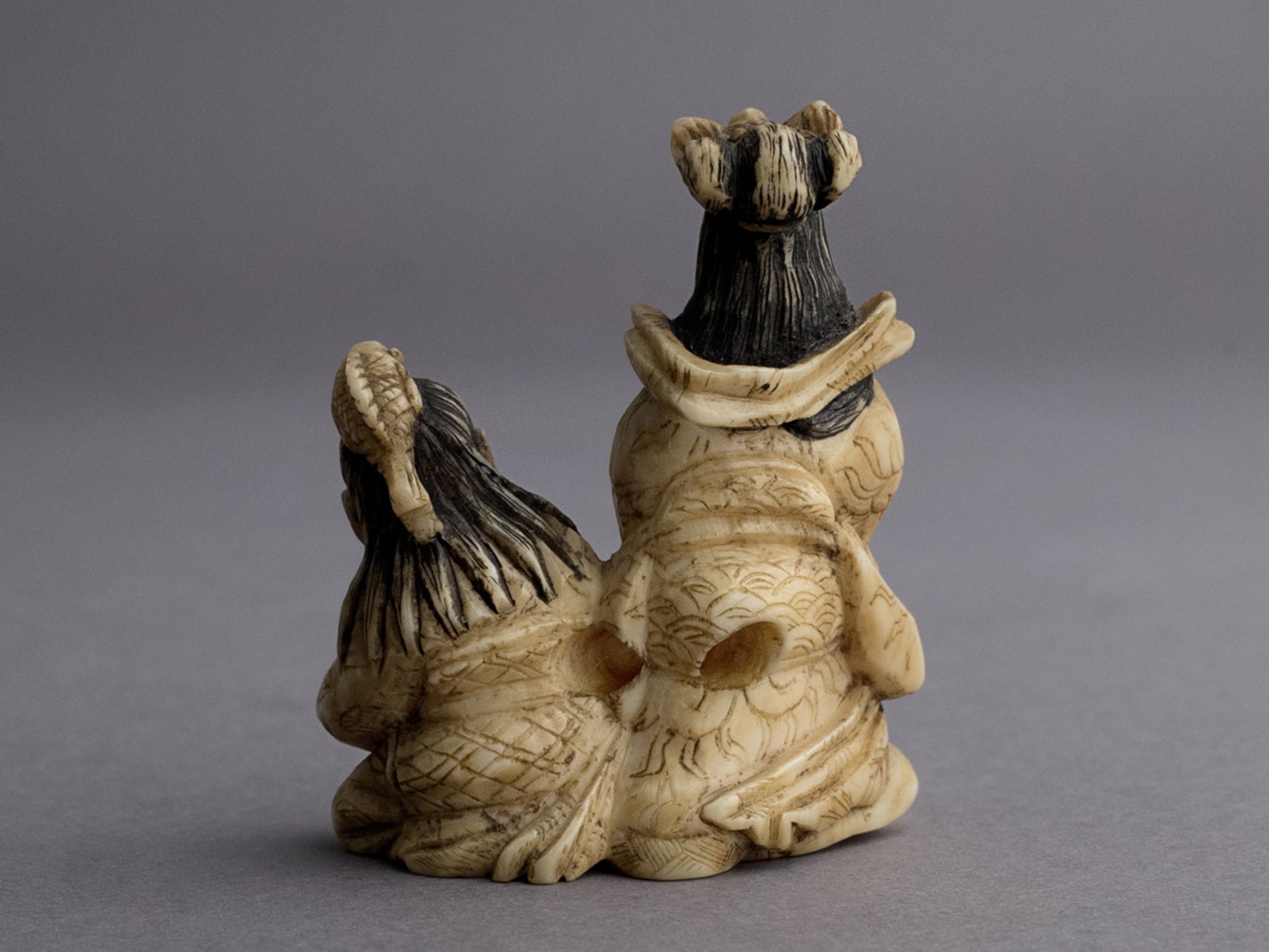 A 19th century Japanese netsuke from Meiji period - Bild 3 aus 5