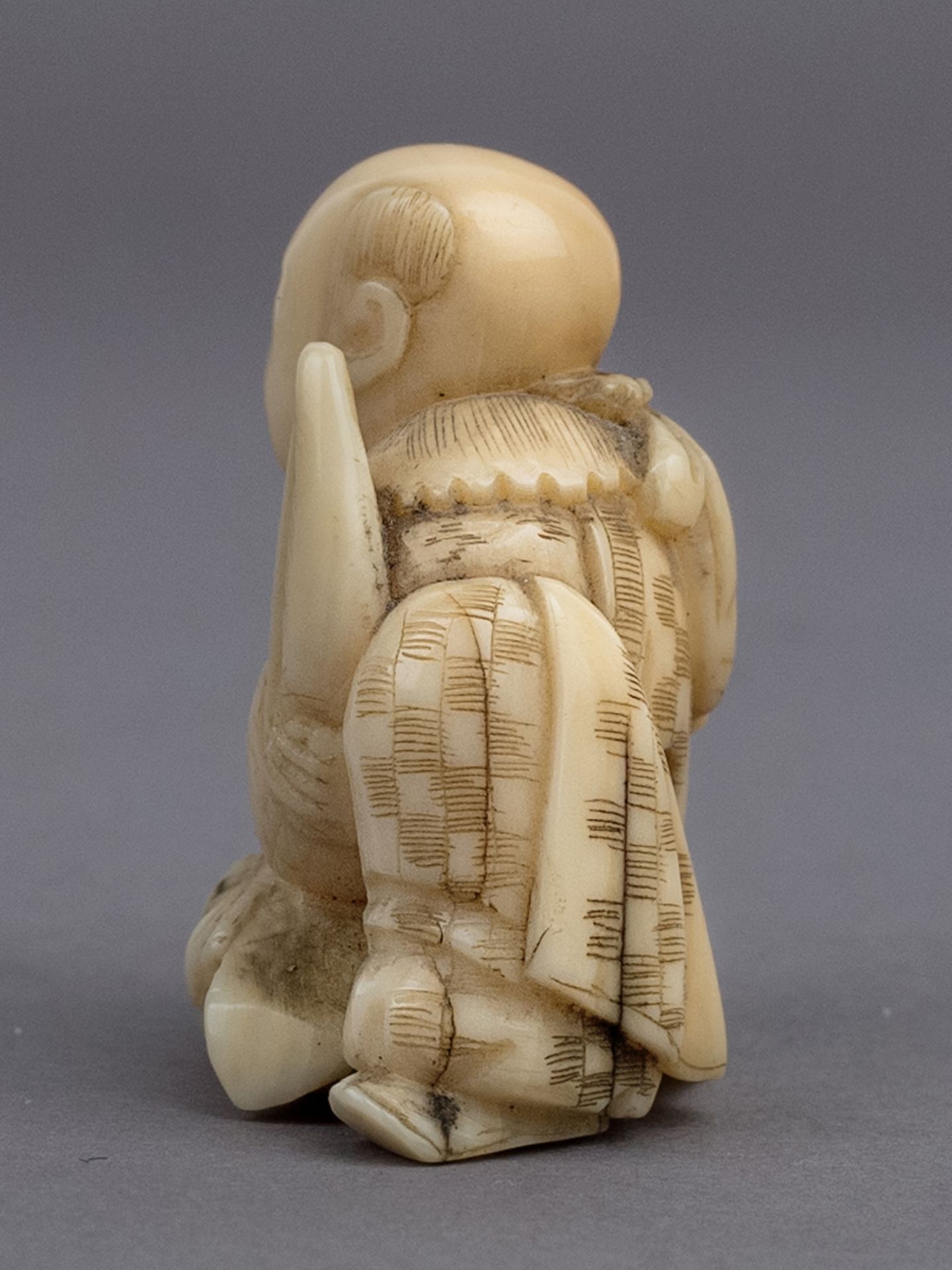 A 19th century Japanese netsuke from Meiji period - Bild 4 aus 5