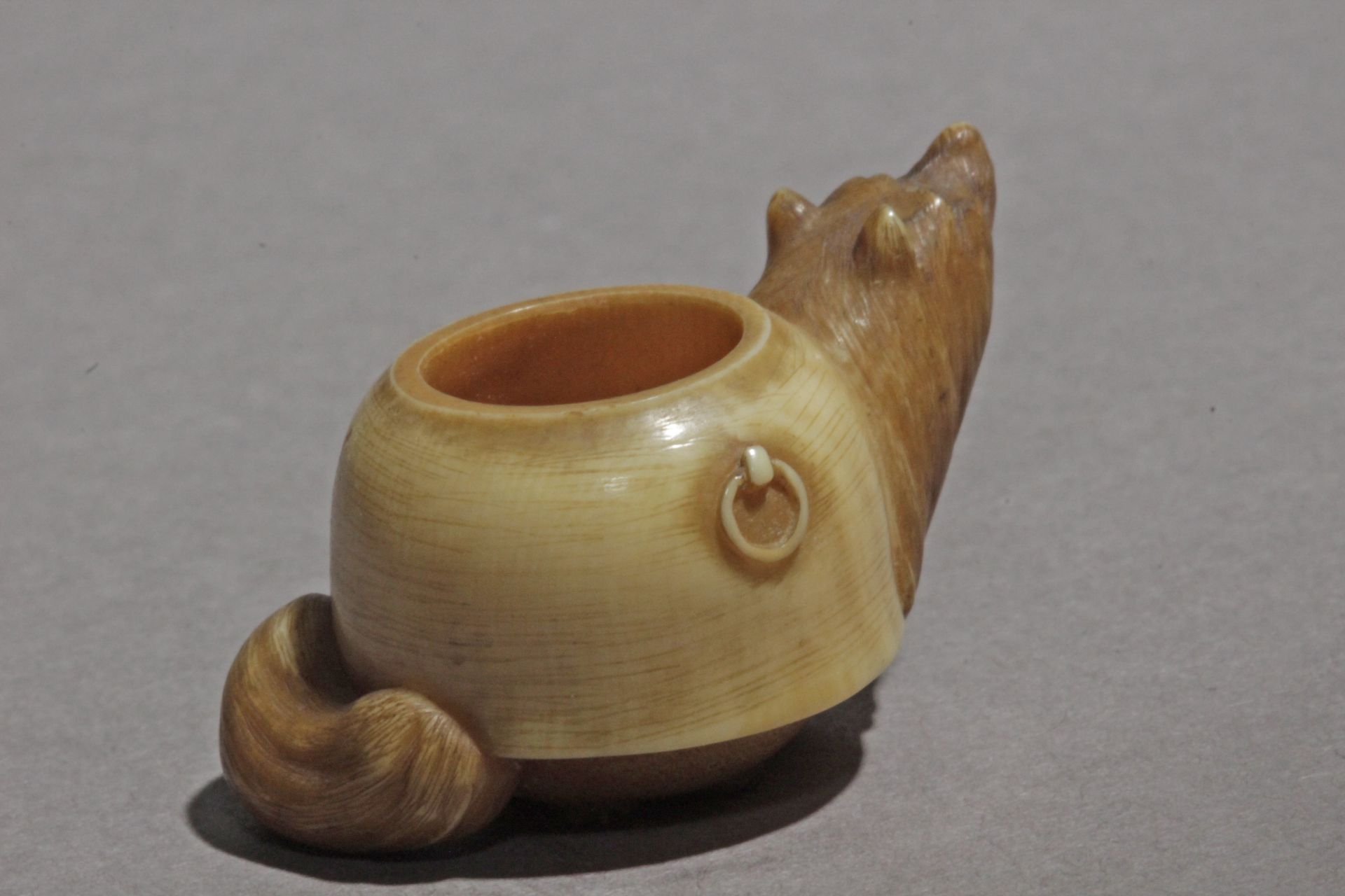 A late 19th century Japanese netsuke from Meiji period - Bild 4 aus 6